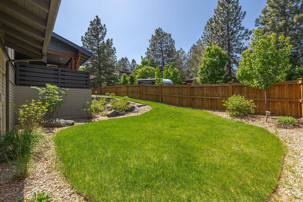 2280 NW Lemhi Pass Drive