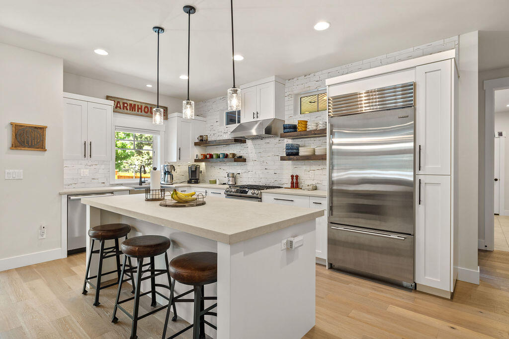 2280 NW Lemhi Pass Drive