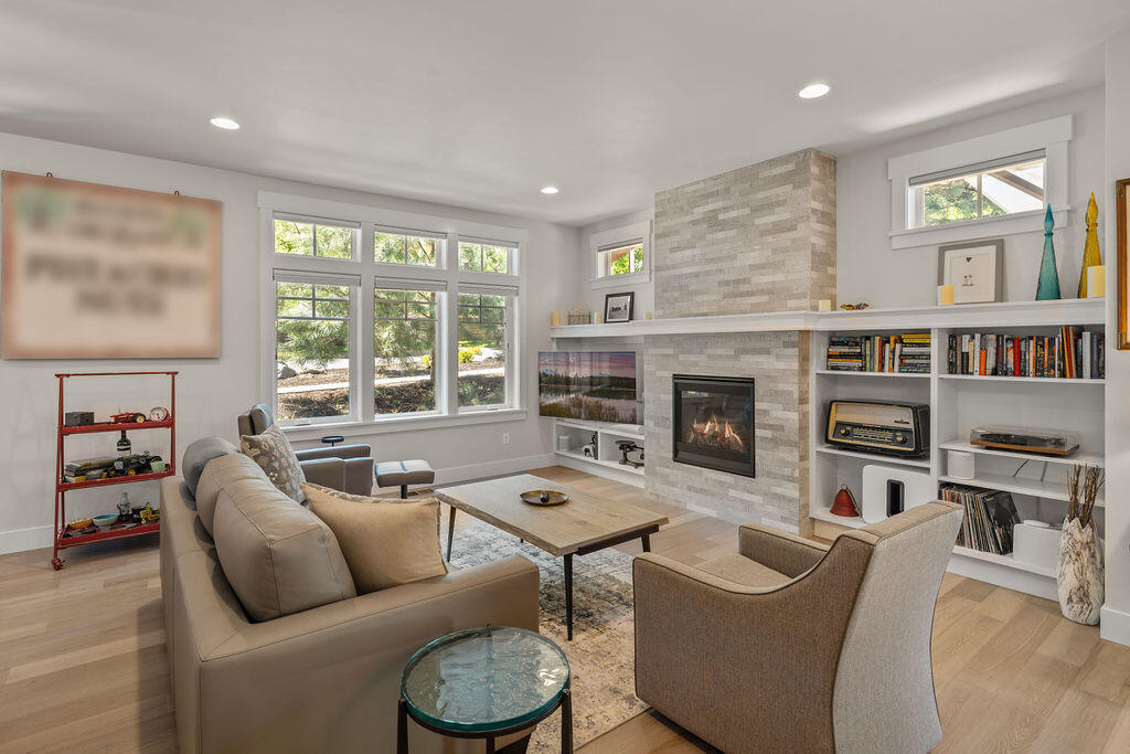 2280 NW Lemhi Pass Drive