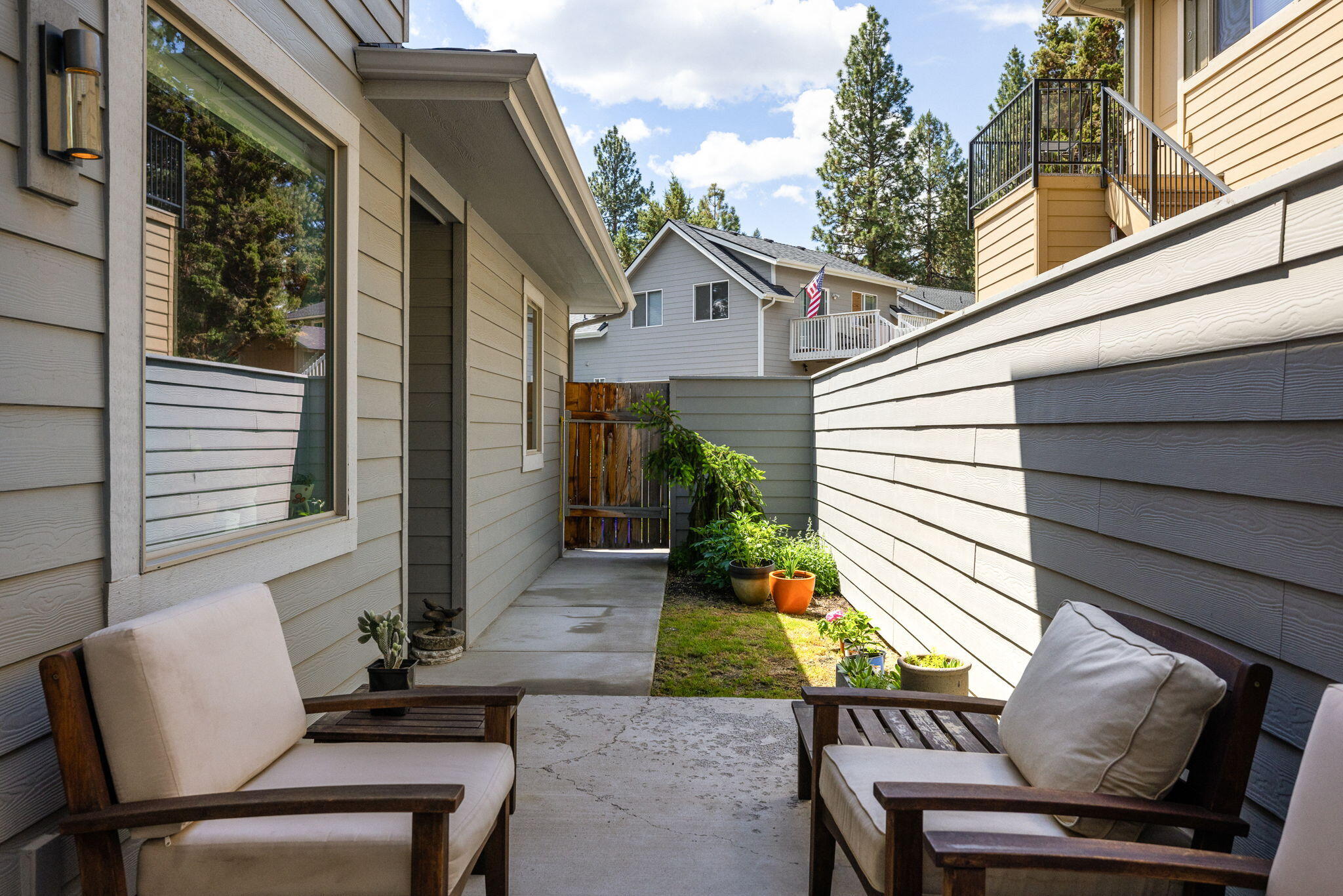 1595 NW Milwaukee Avenue