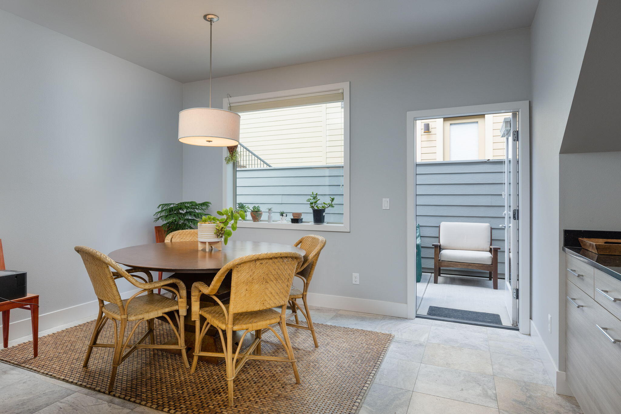 1595 NW Milwaukee Avenue