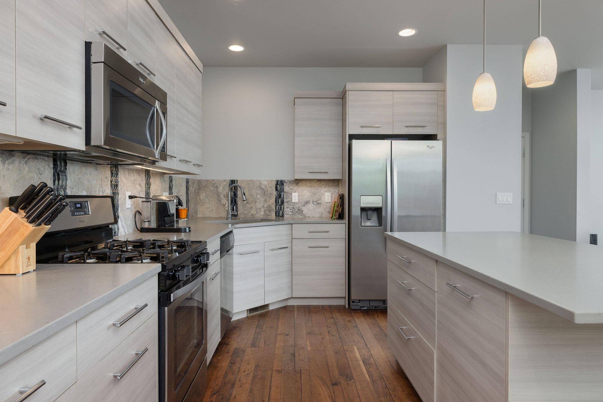 1595 NW Milwaukee Avenue