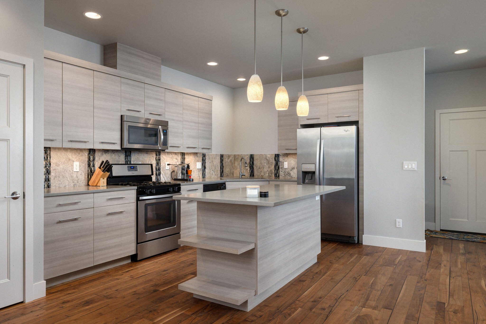 1595 NW Milwaukee Avenue