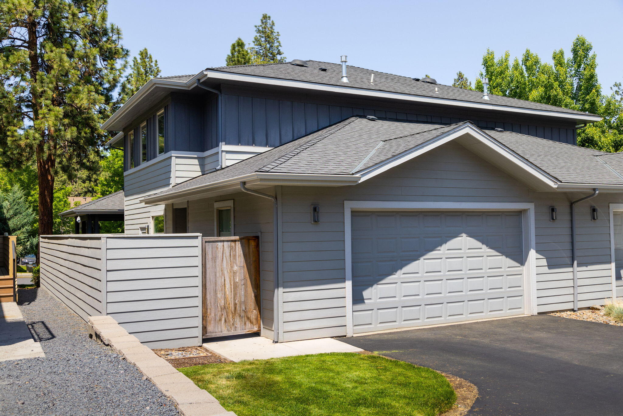 1595 NW Milwaukee Avenue