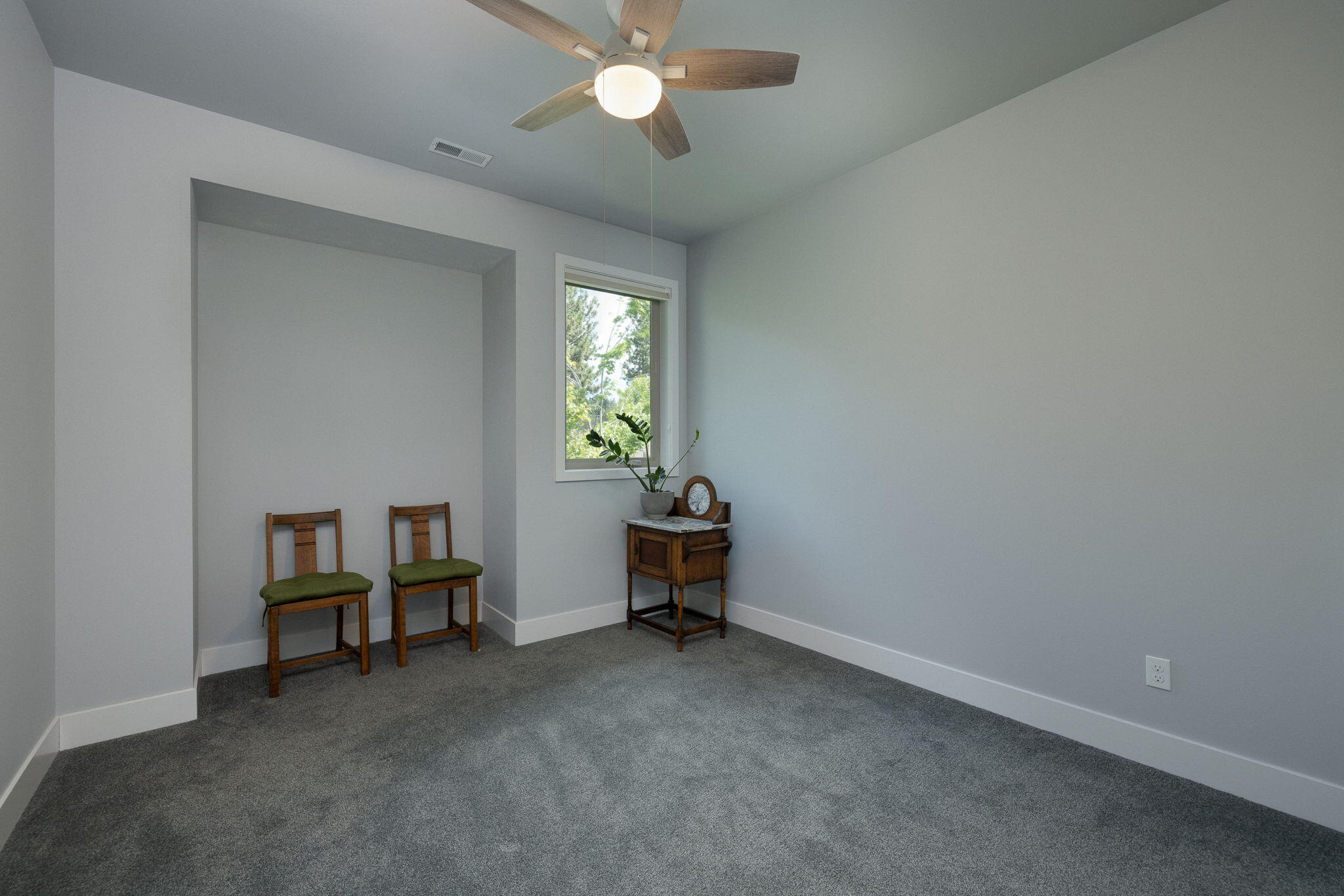 1595 NW Milwaukee Avenue