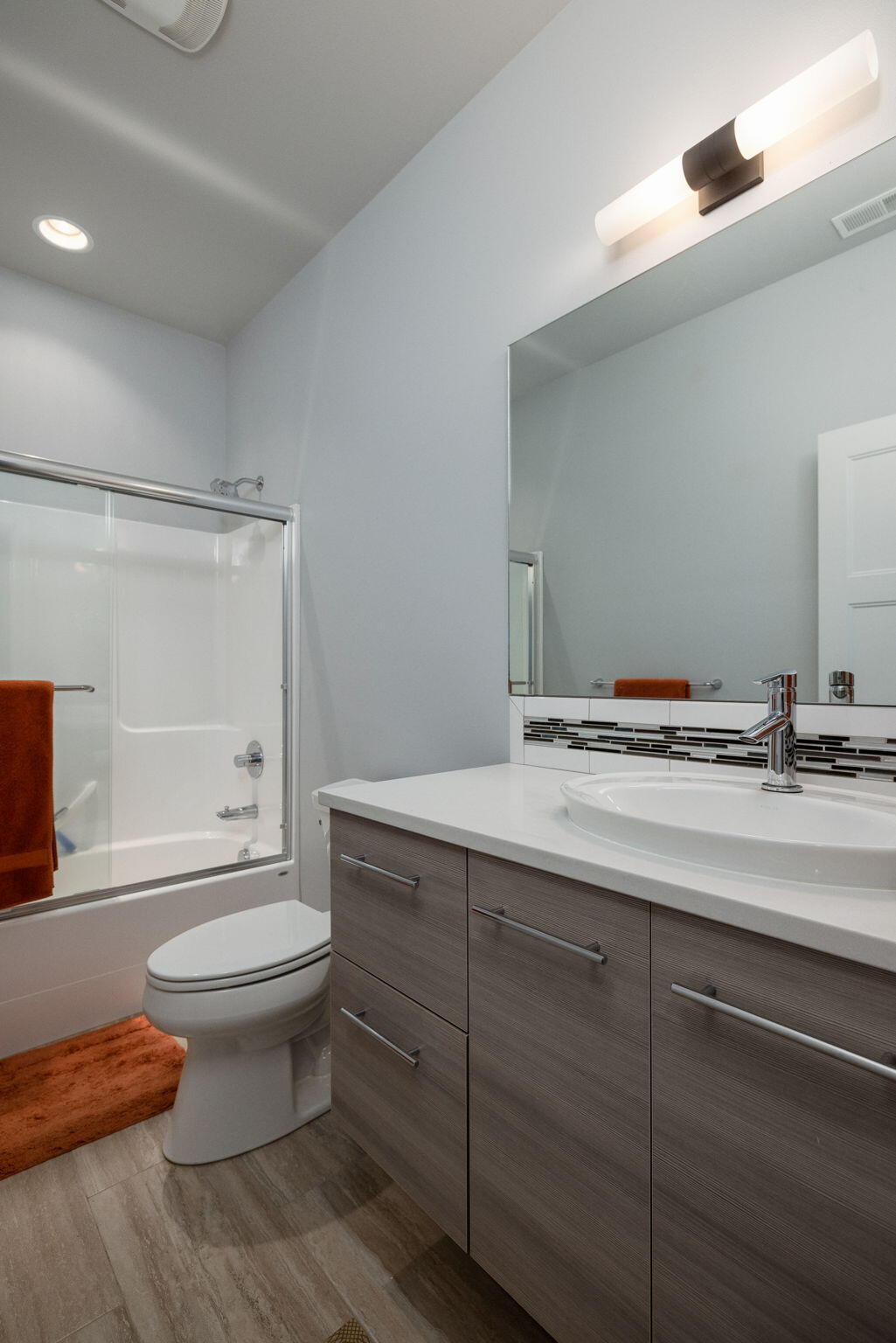 1595 NW Milwaukee Avenue