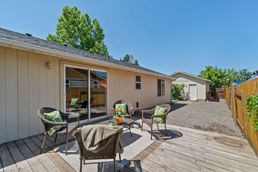 108 N Dark Horse Lane