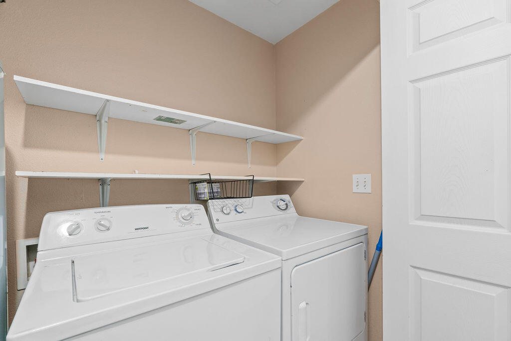 108 N Dark Horse Lane