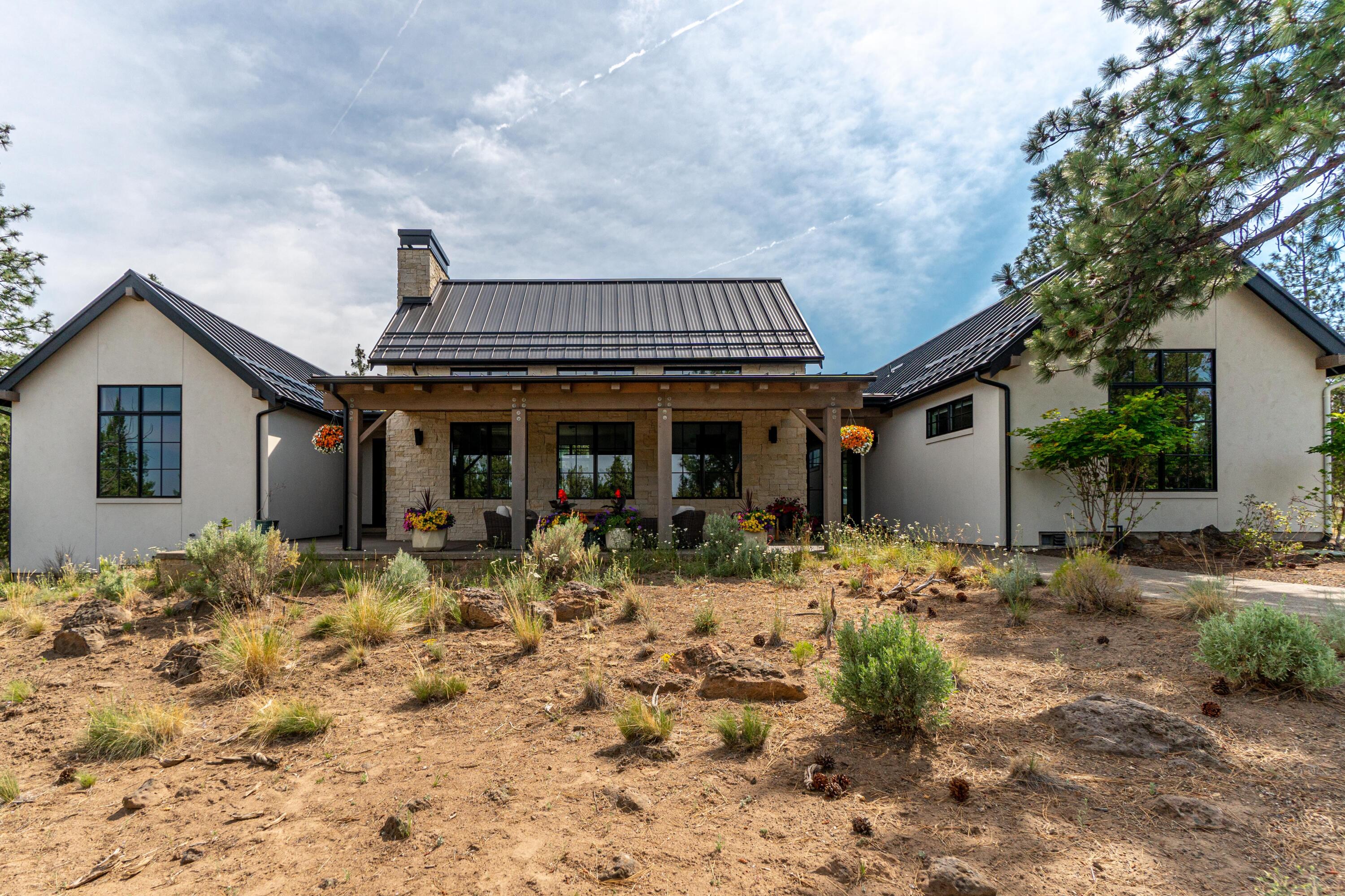 1477 NW Puccoon Court