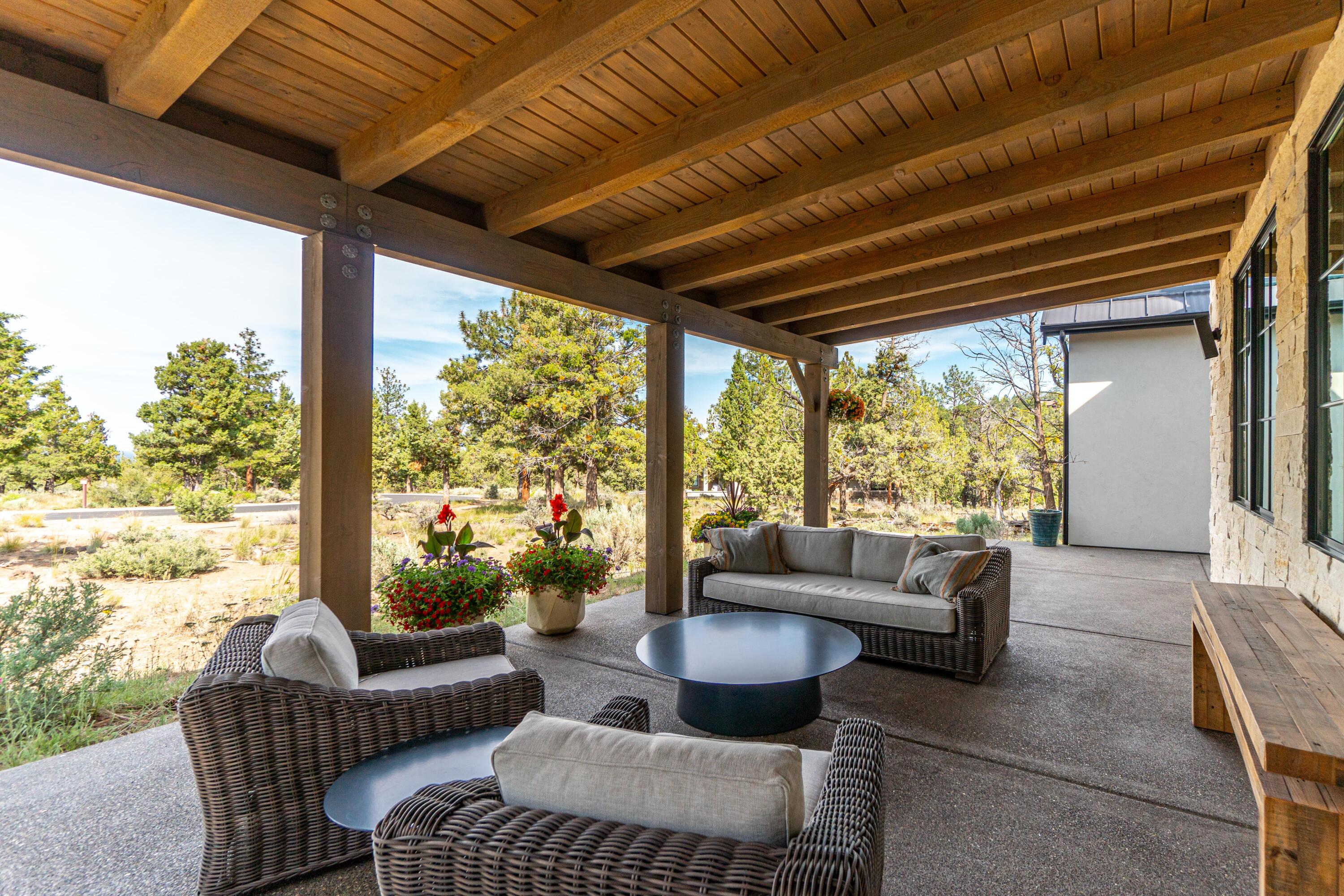 1477 NW Puccoon Court