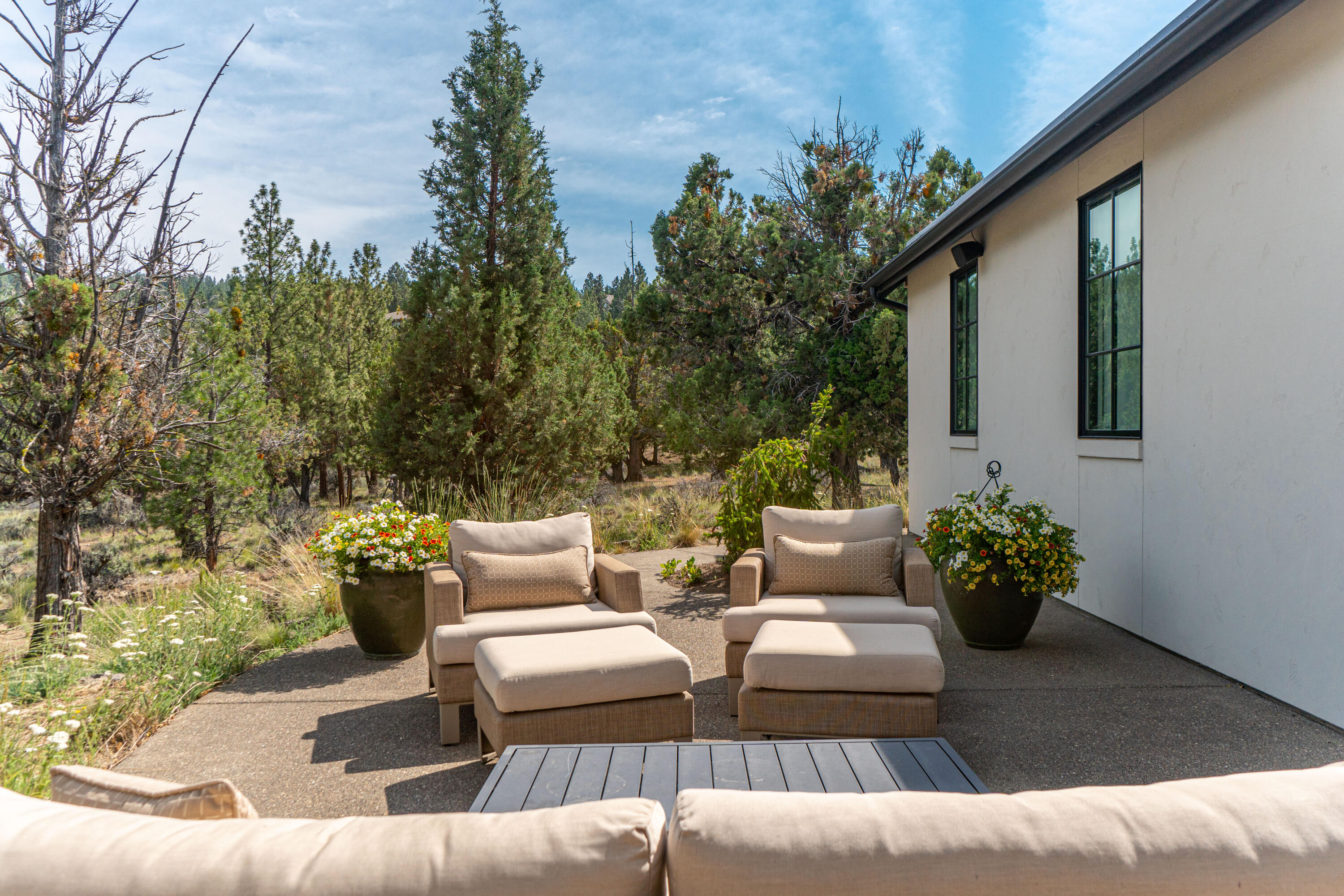 1477 NW Puccoon Court