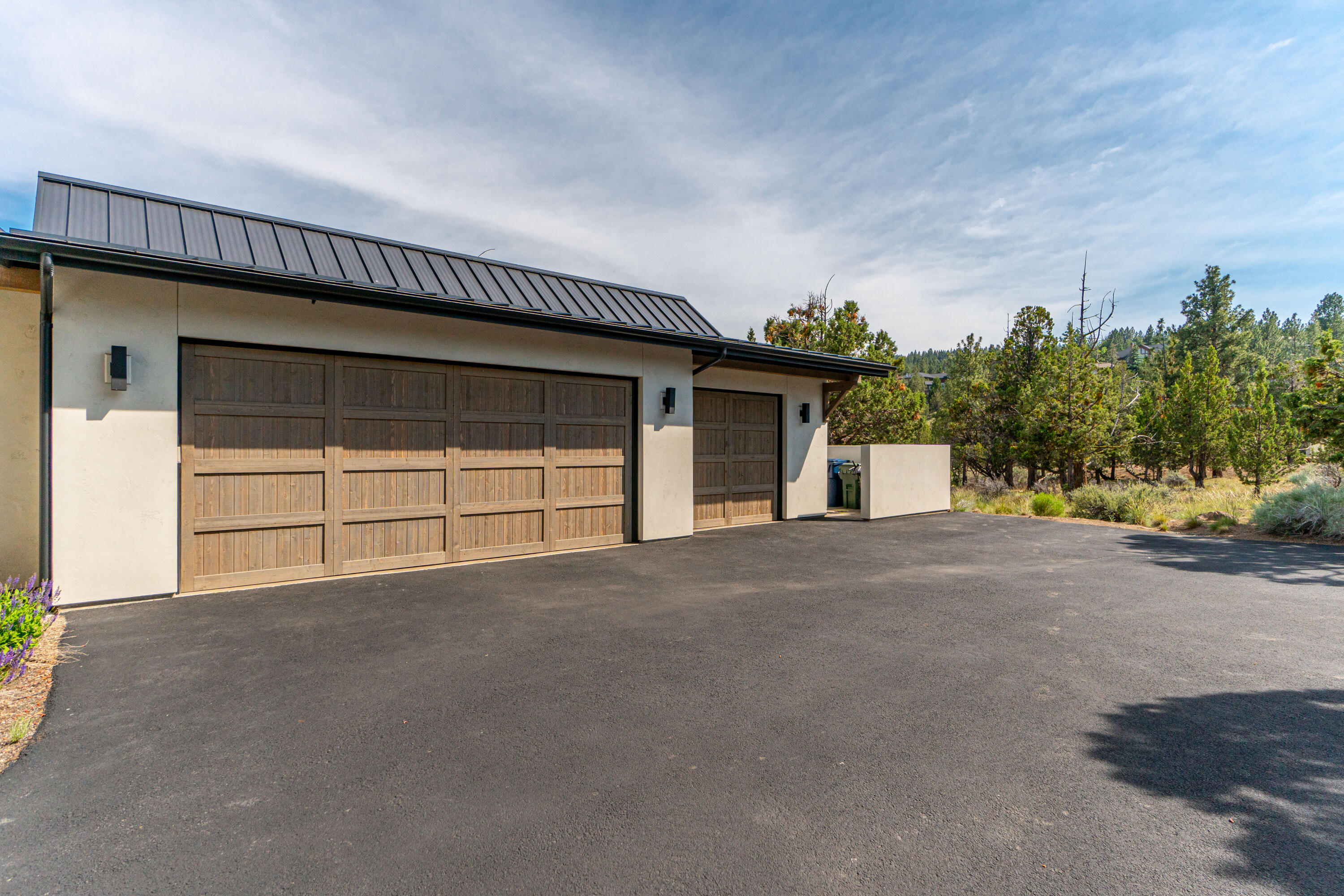 1477 NW Puccoon Court