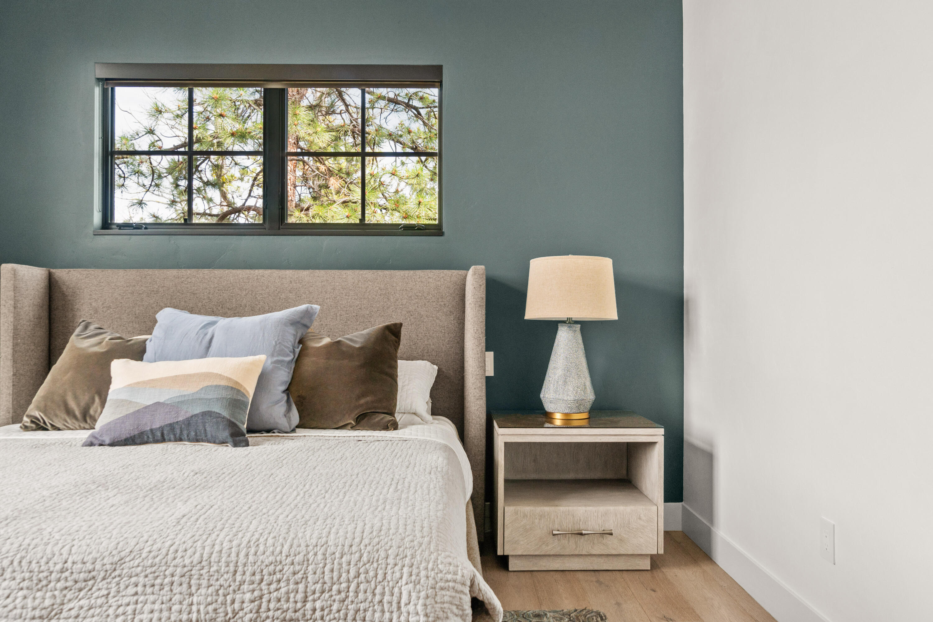 1477 NW Puccoon Court