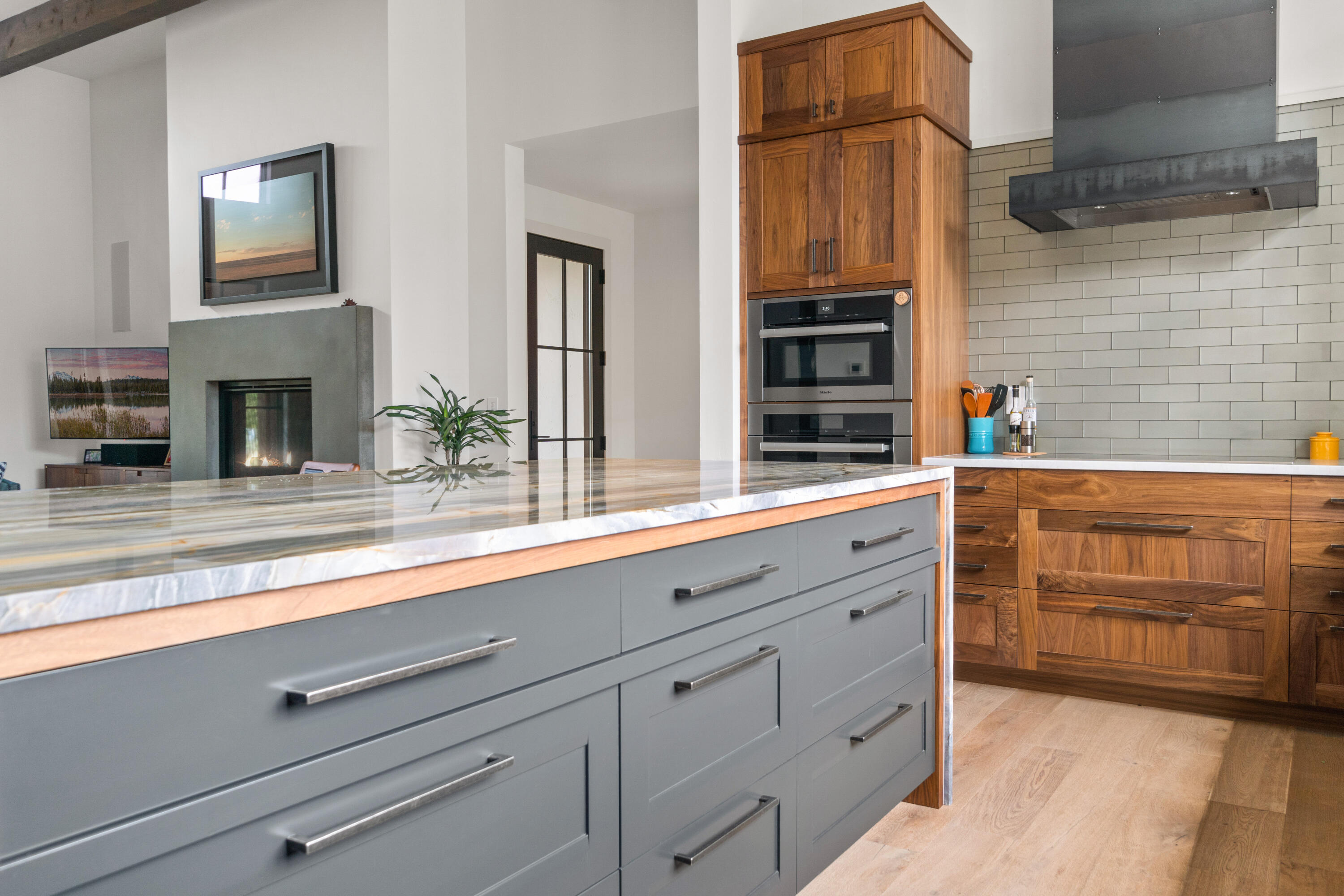 1477 NW Puccoon Court