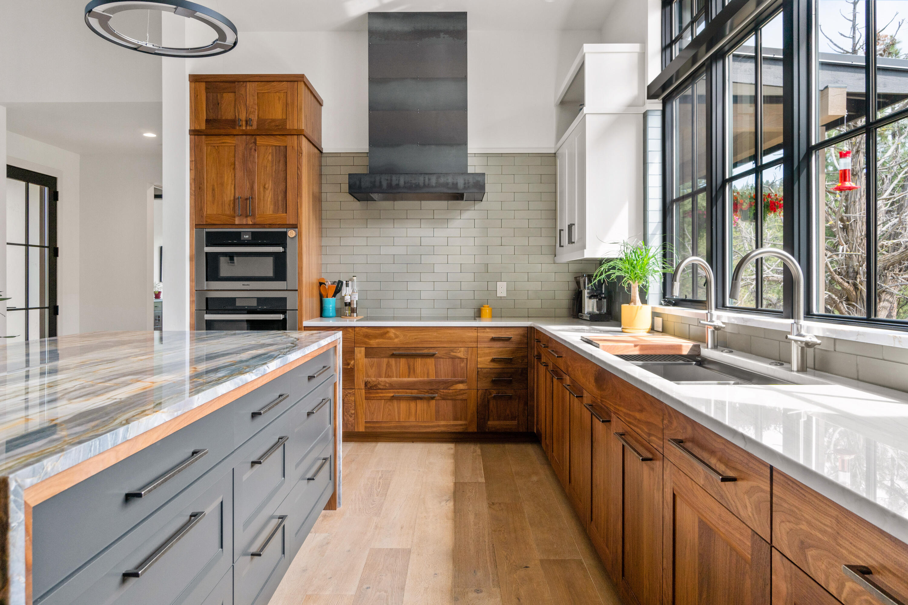 1477 NW Puccoon Court