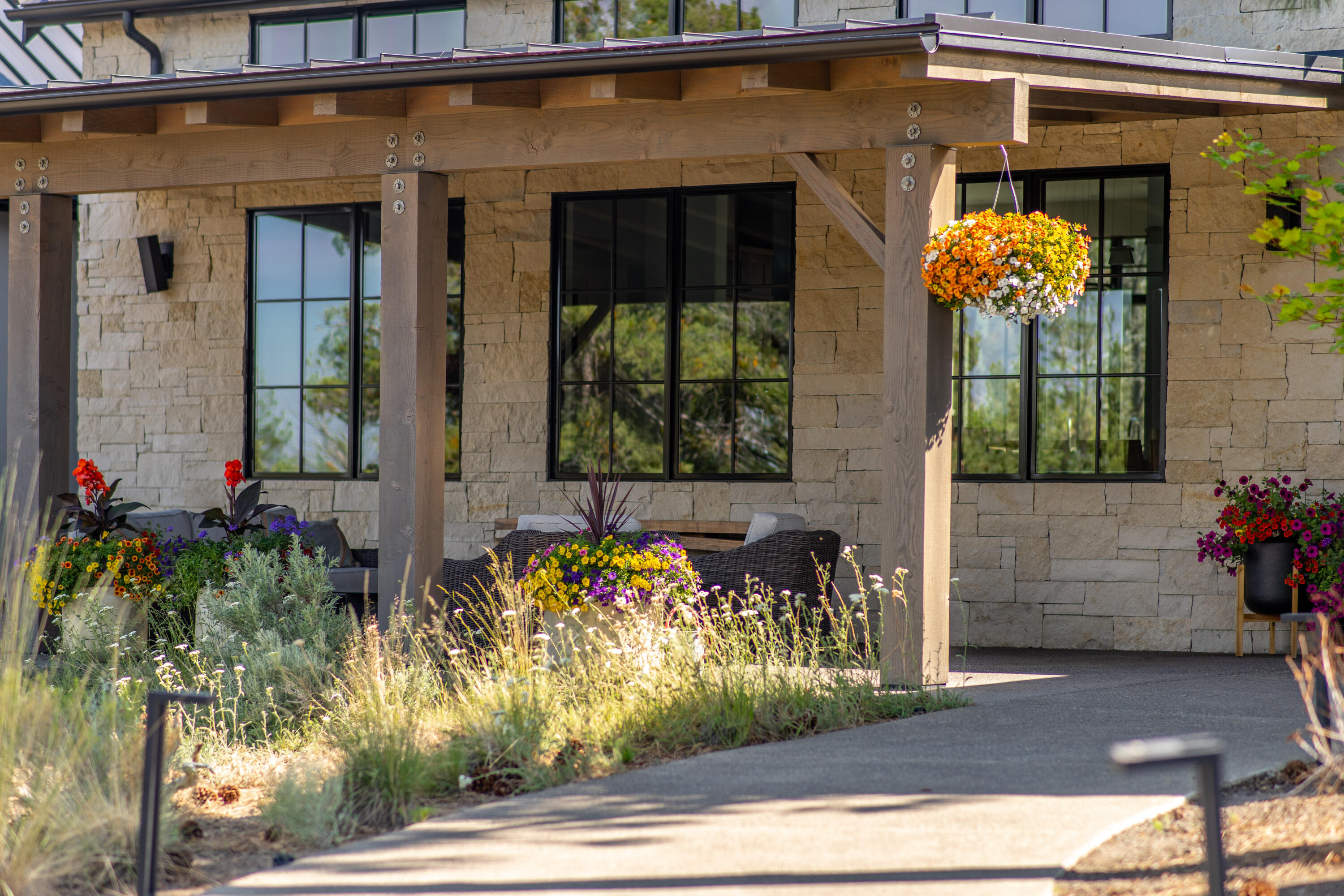 1477 NW Puccoon Court