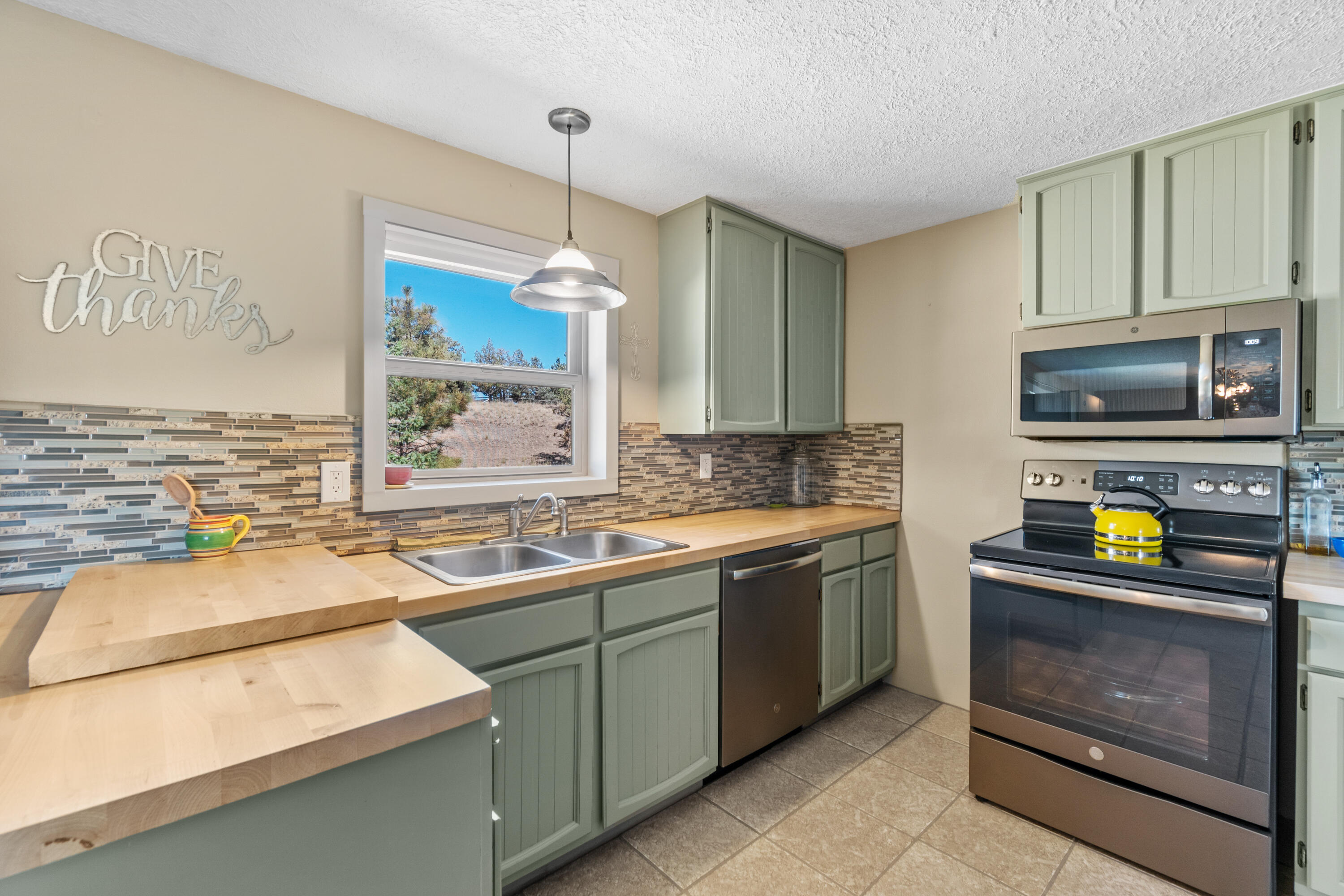 1896 SE Hoffman Drive