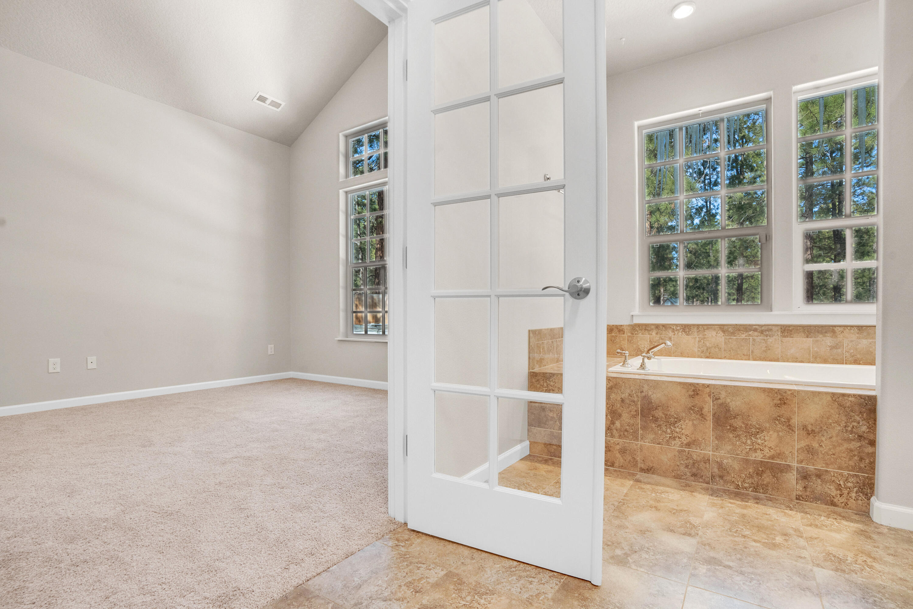 14883 Bluegrass Loop