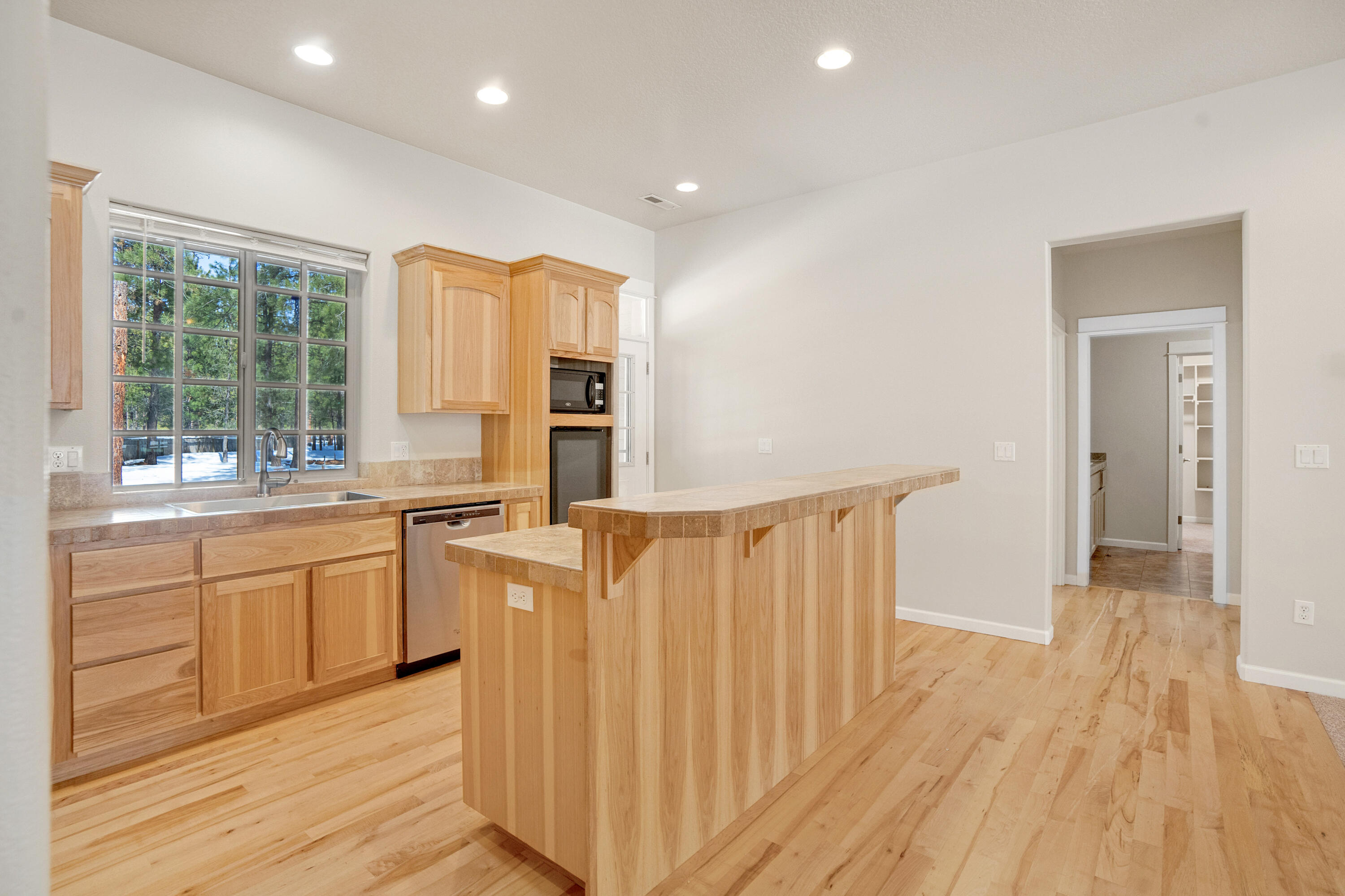 14883 Bluegrass Loop