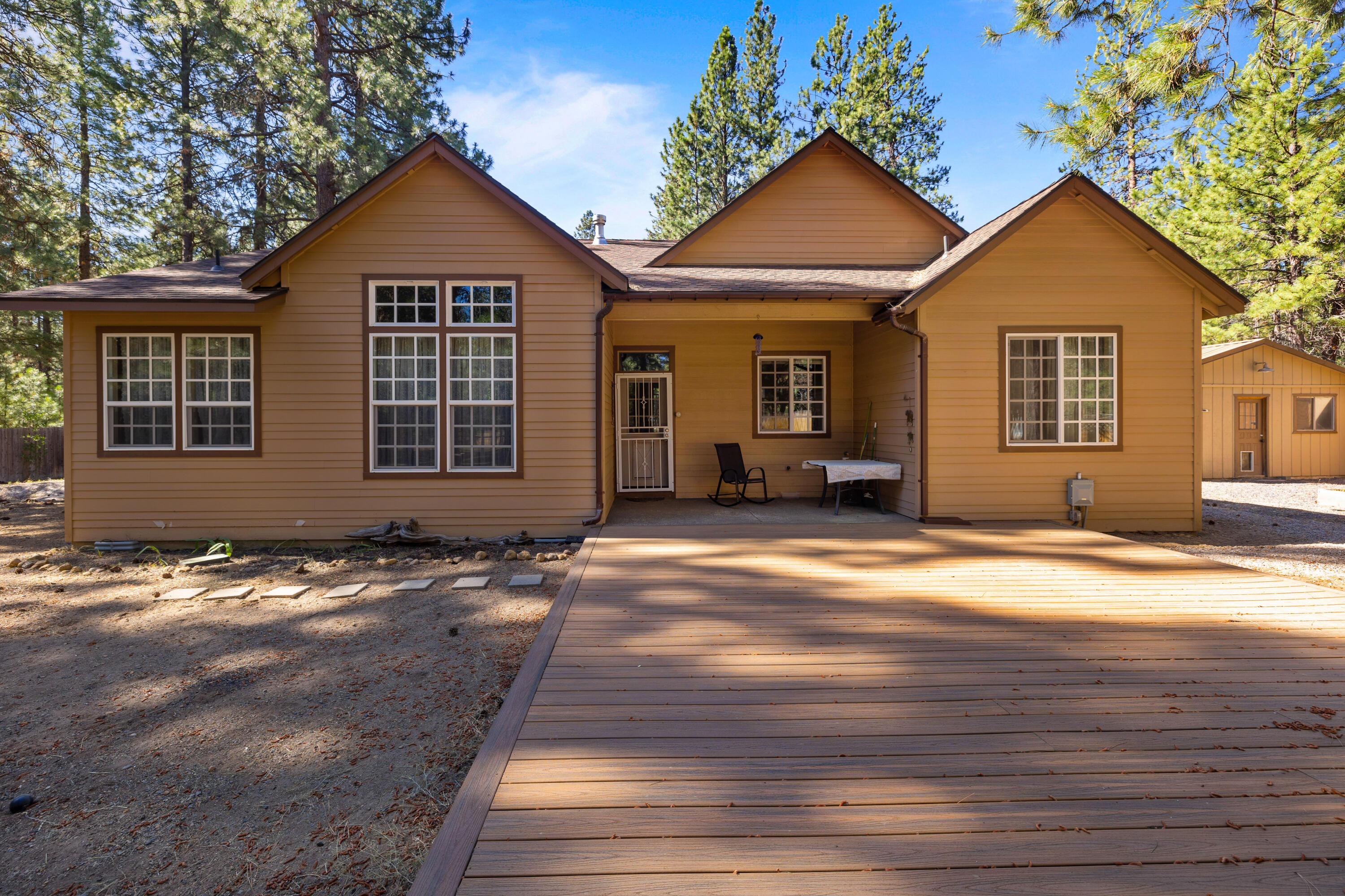 14883 Bluegrass Loop