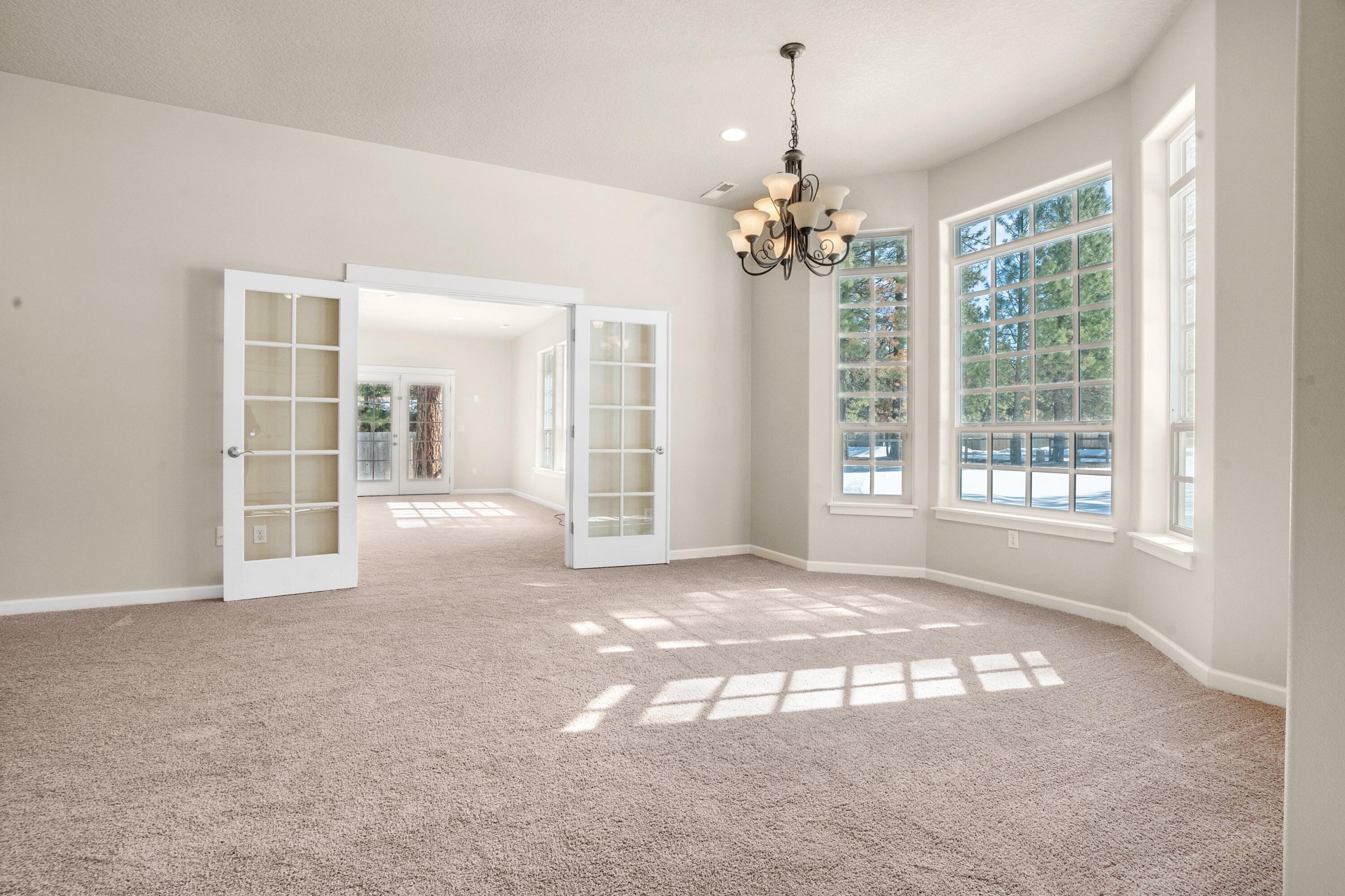 14883 Bluegrass Loop