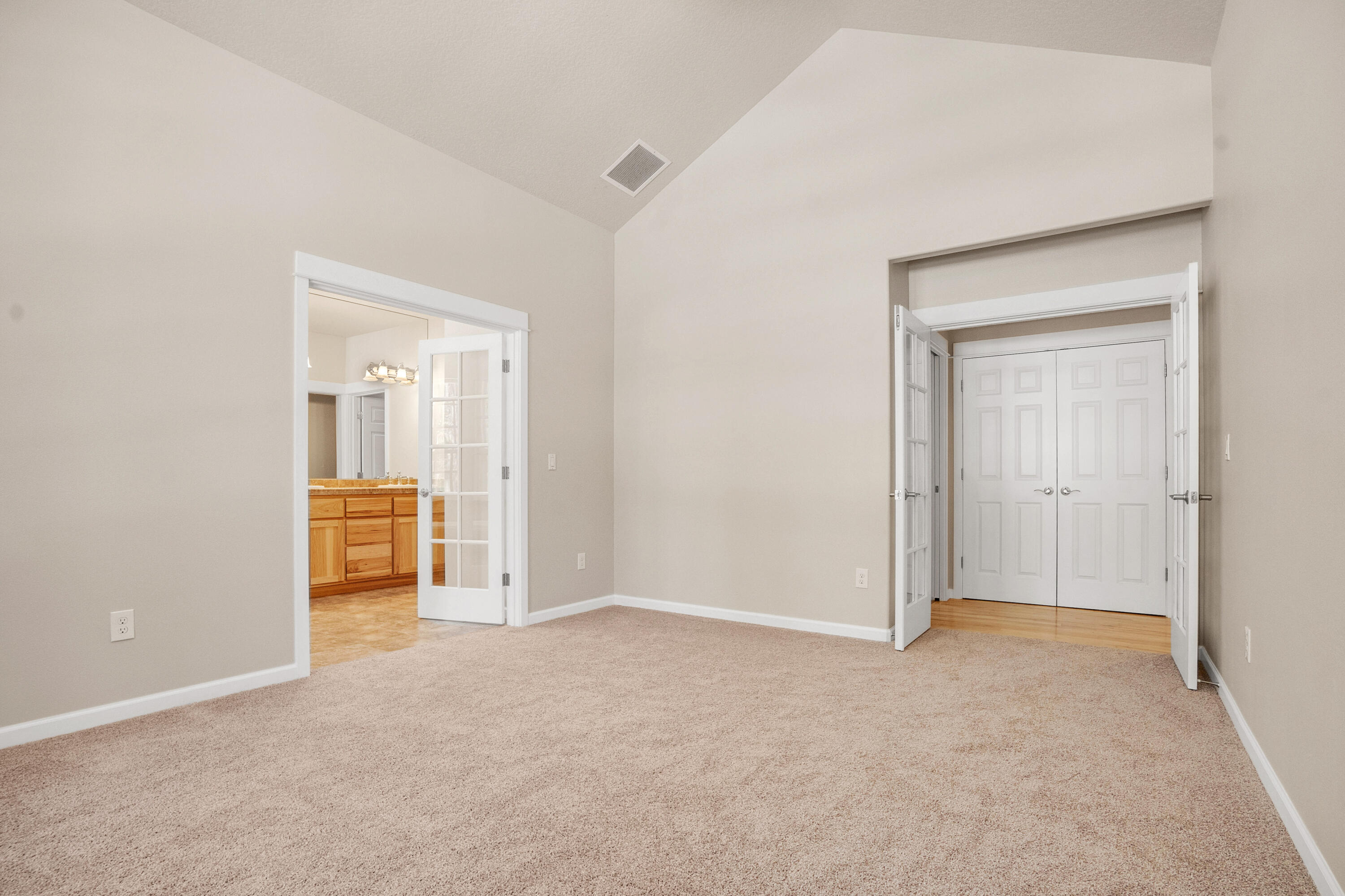 14883 Bluegrass Loop