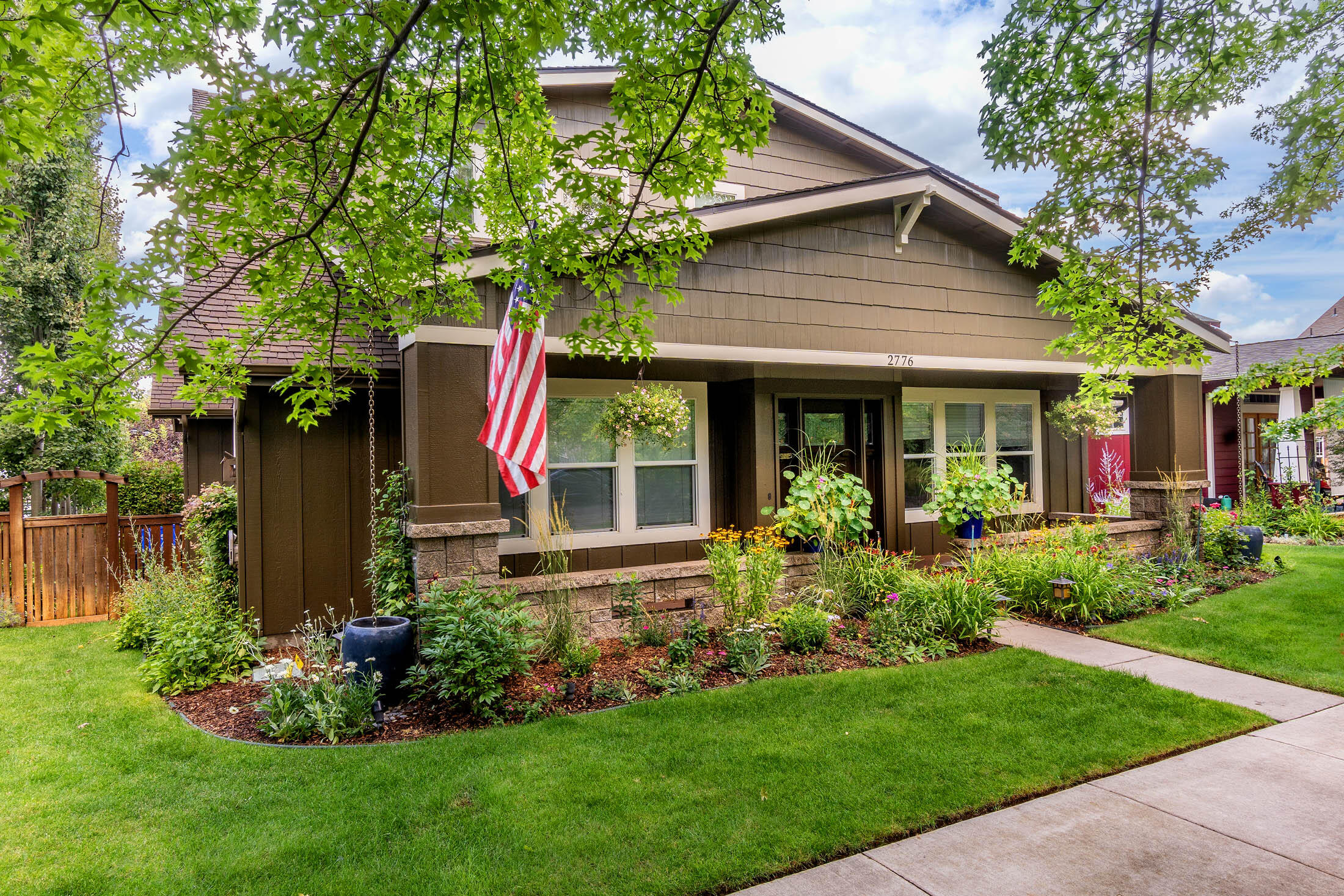 2776 NE Red Oak Drive