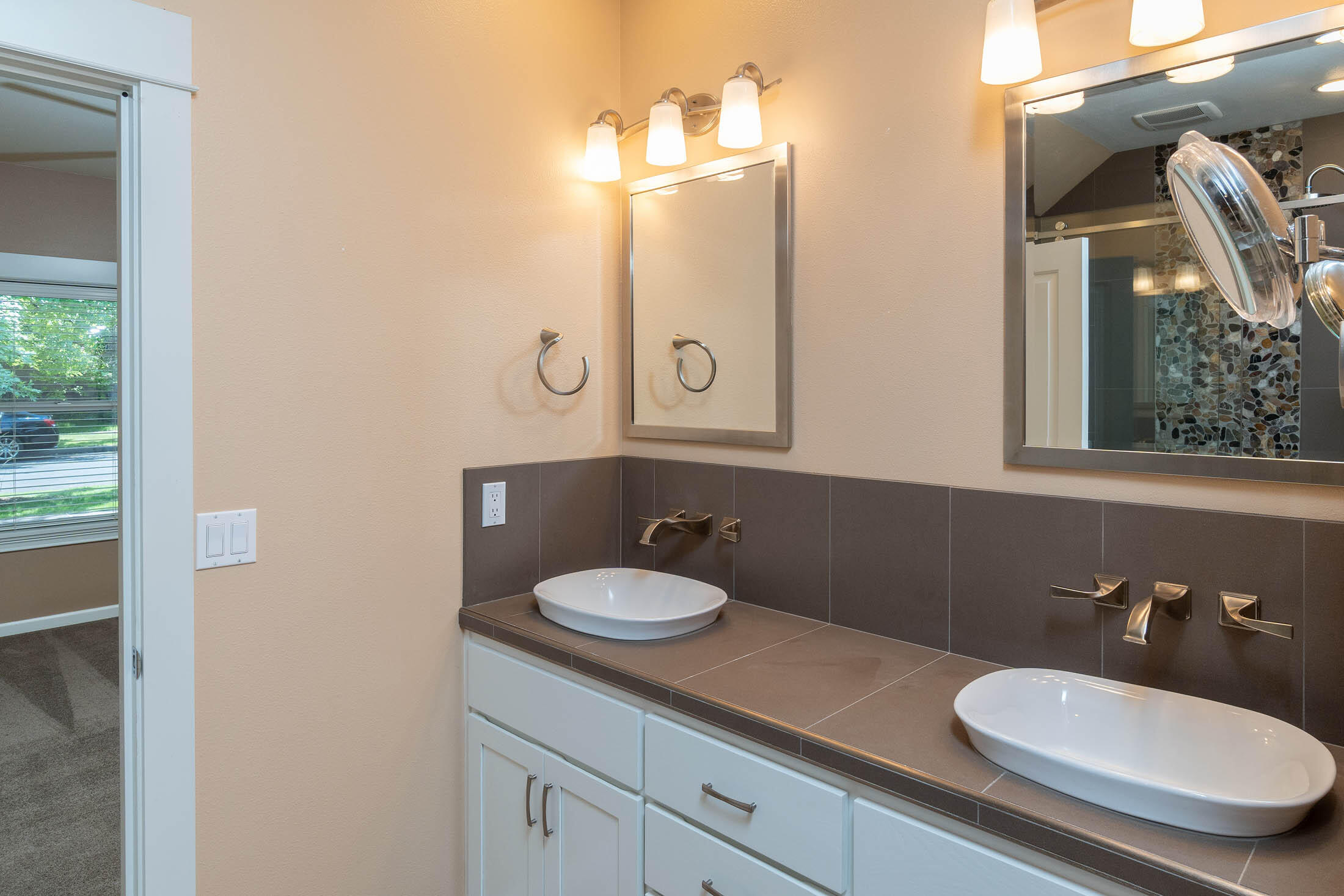 2776 NE Red Oak Drive