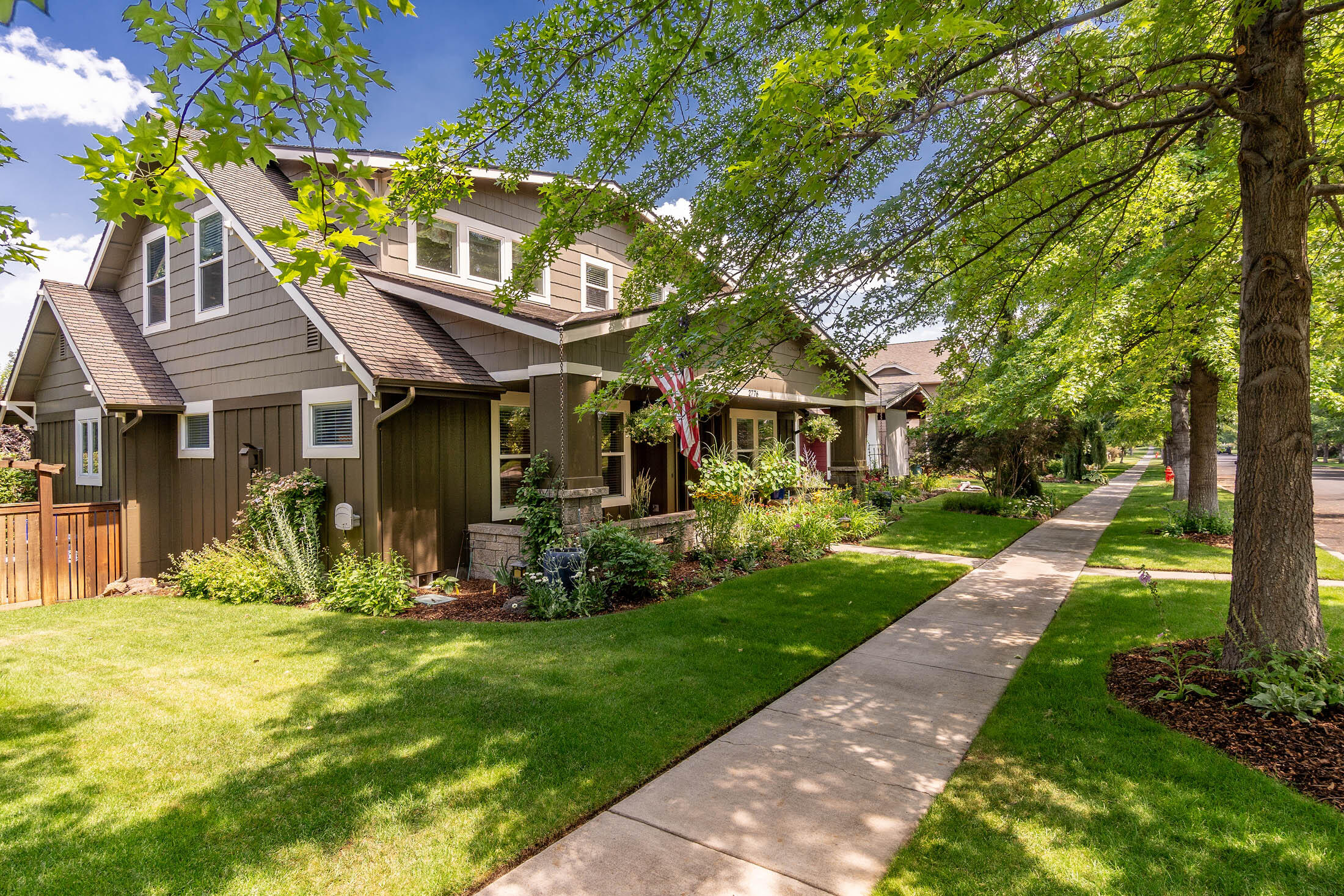 2776 NE Red Oak Drive