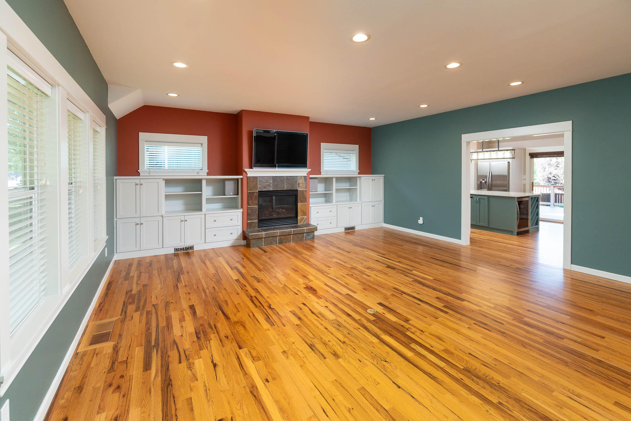 2776 NE Red Oak Drive