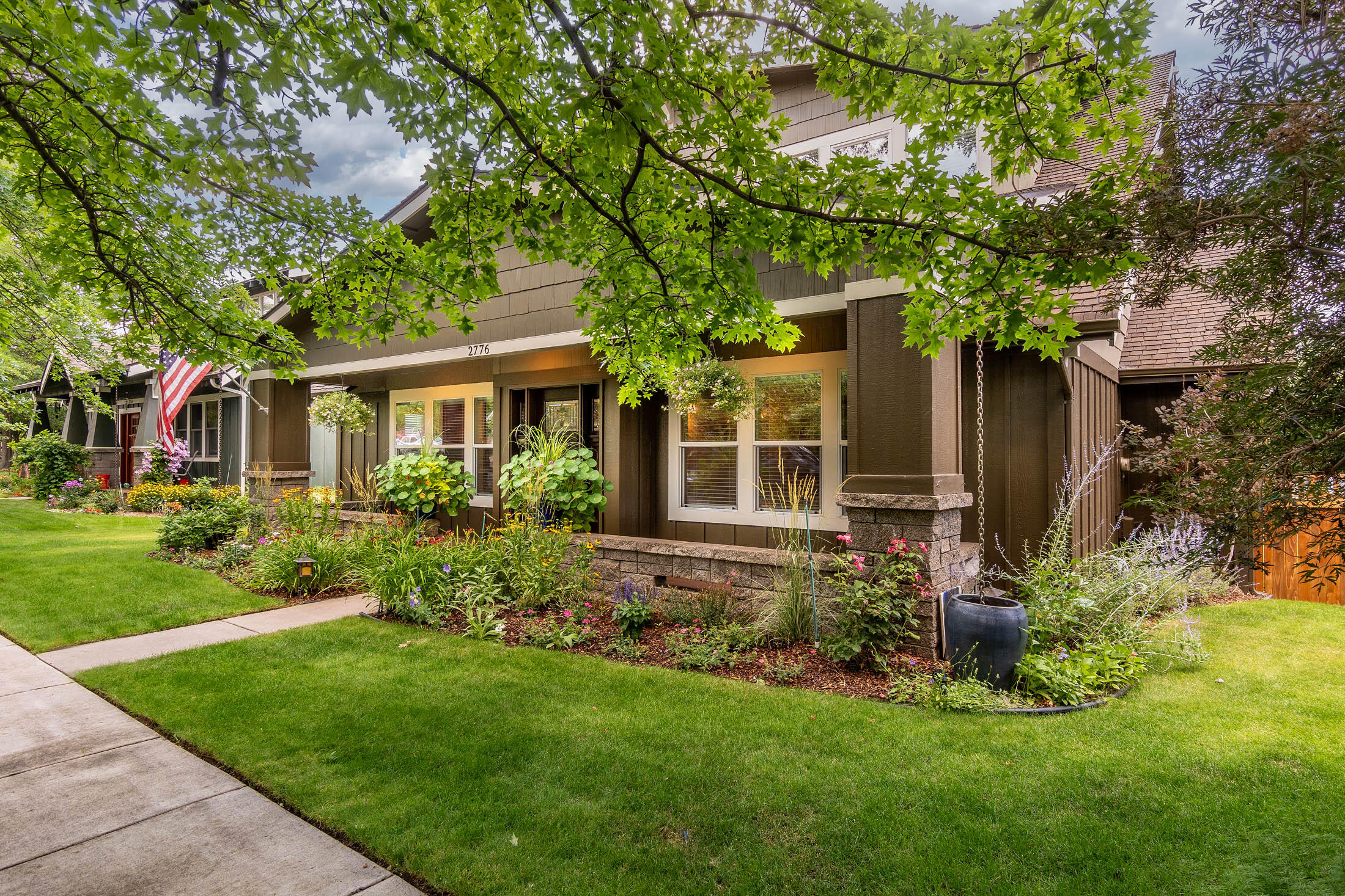 2776 NE Red Oak Drive