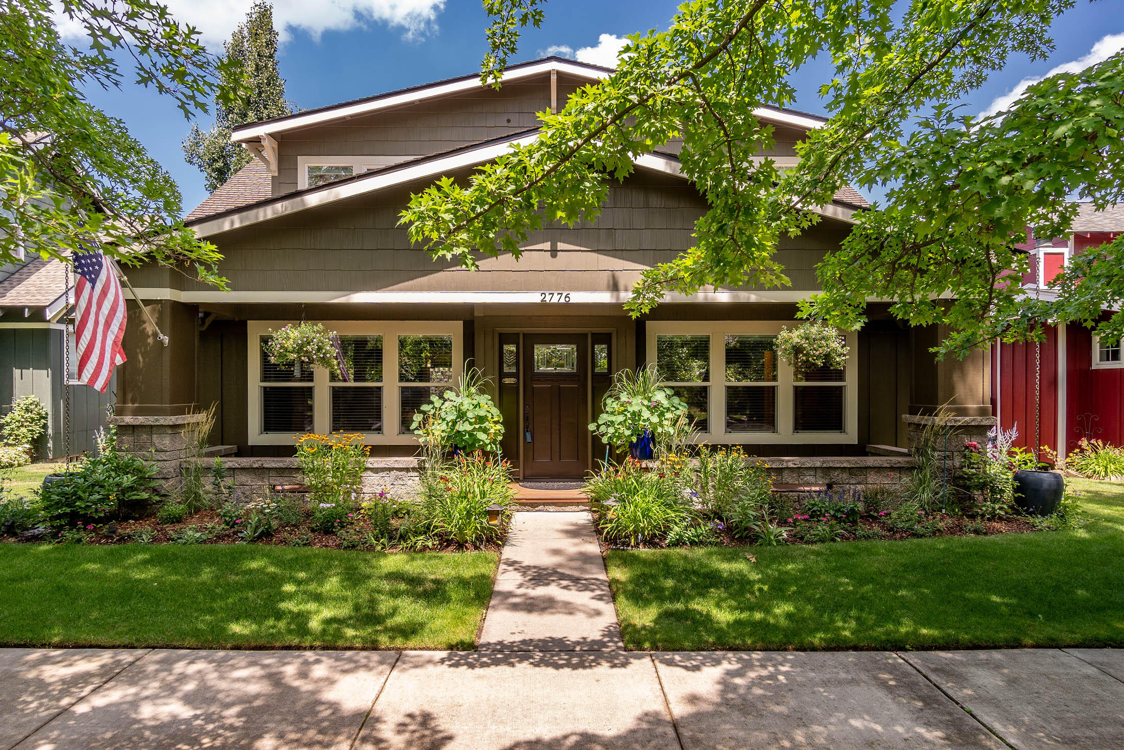 2776 NE Red Oak Drive