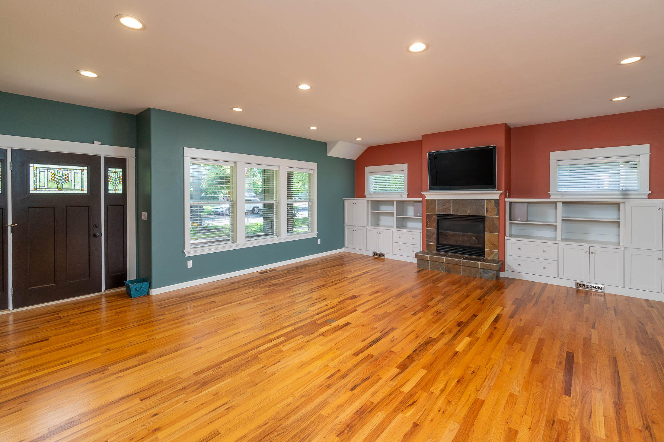 2776 NE Red Oak Drive