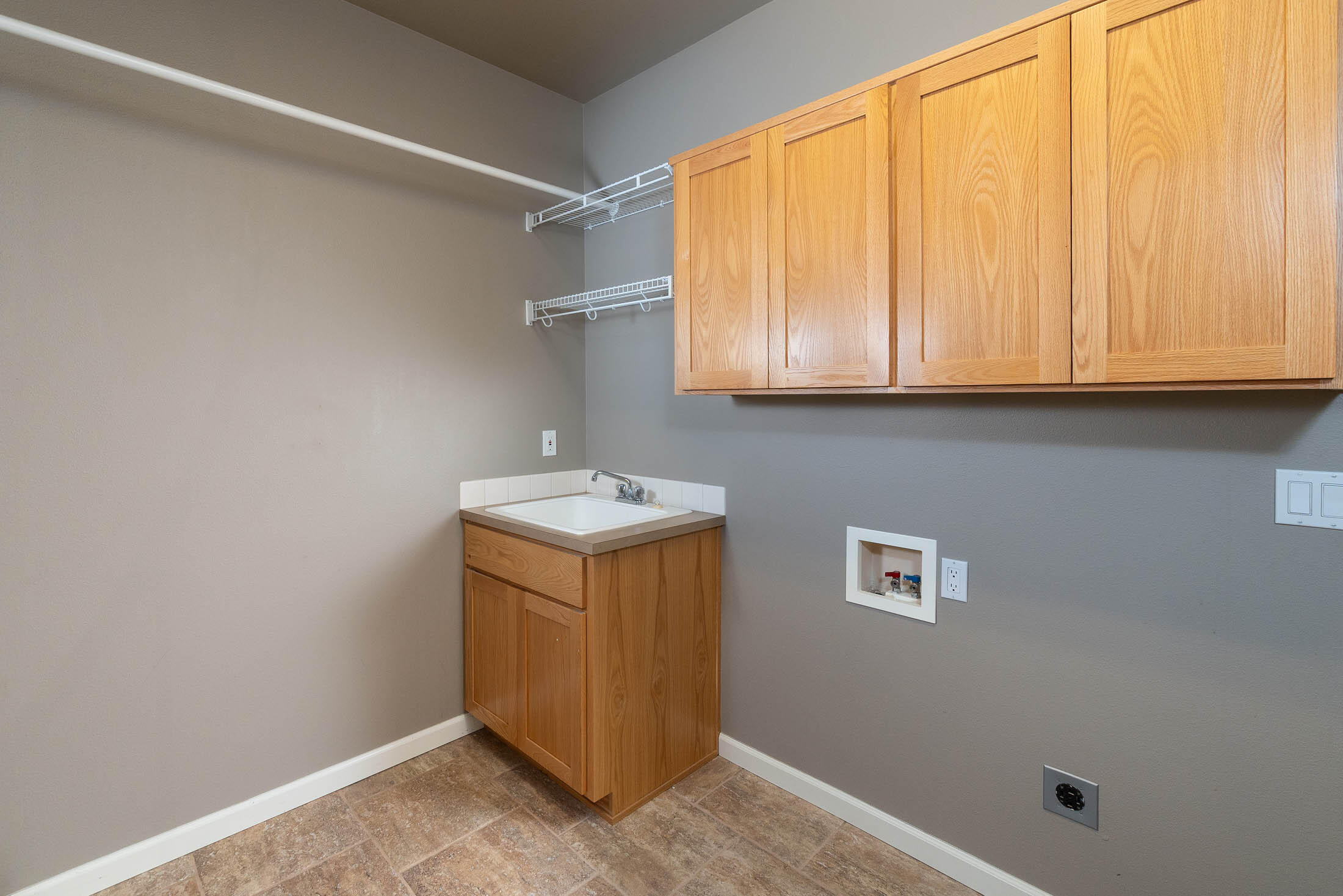 2776 NE Red Oak Drive