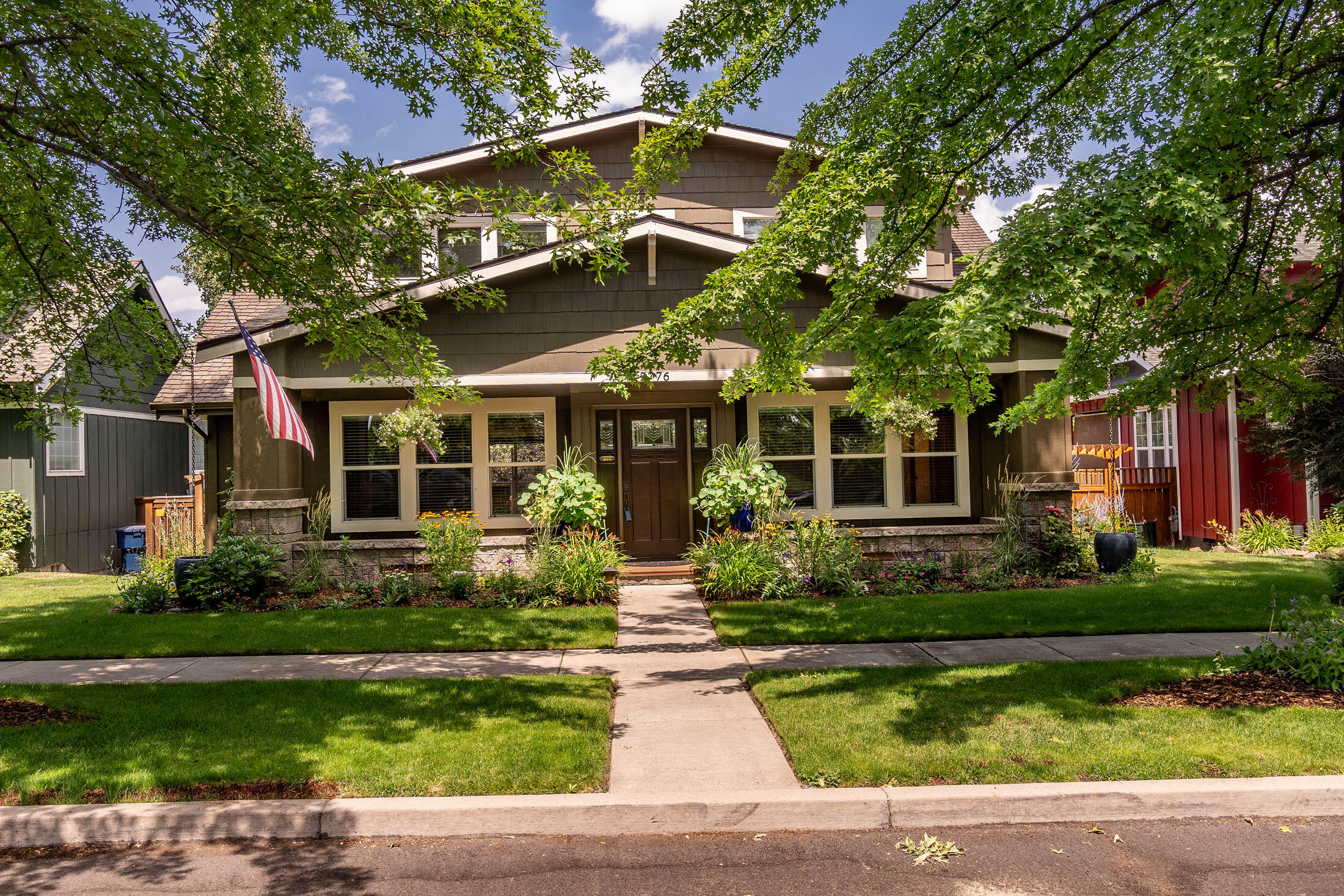 2776 NE Red Oak Drive