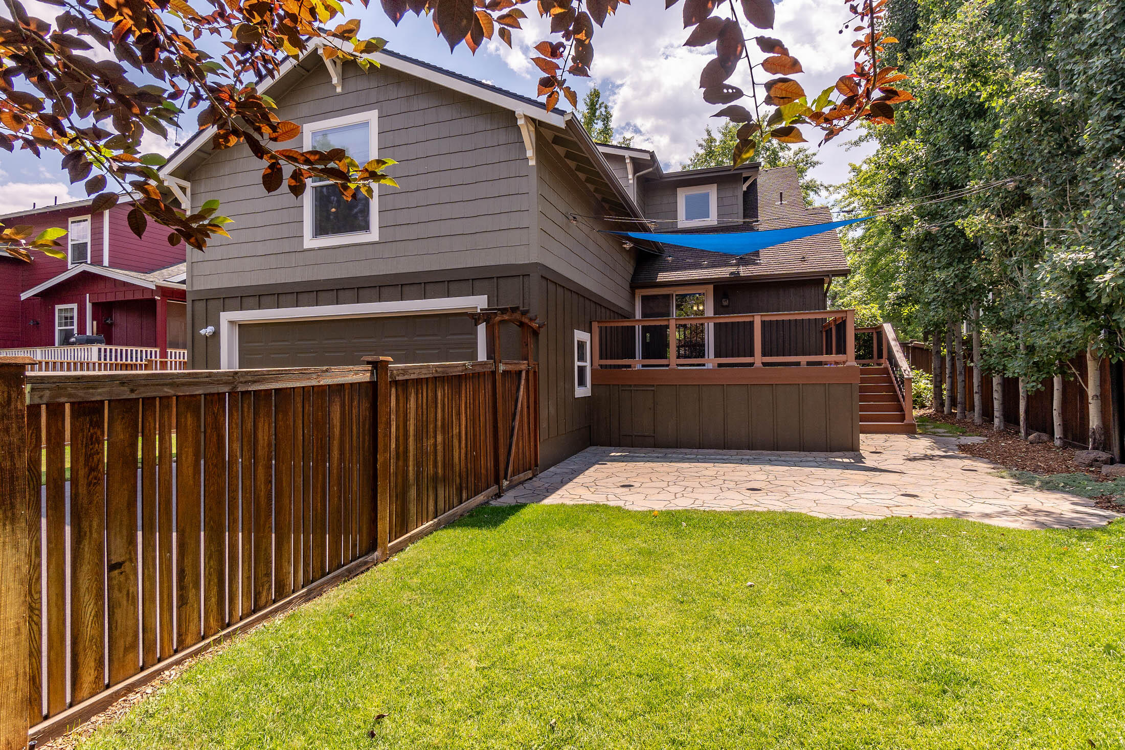 2776 NE Red Oak Drive