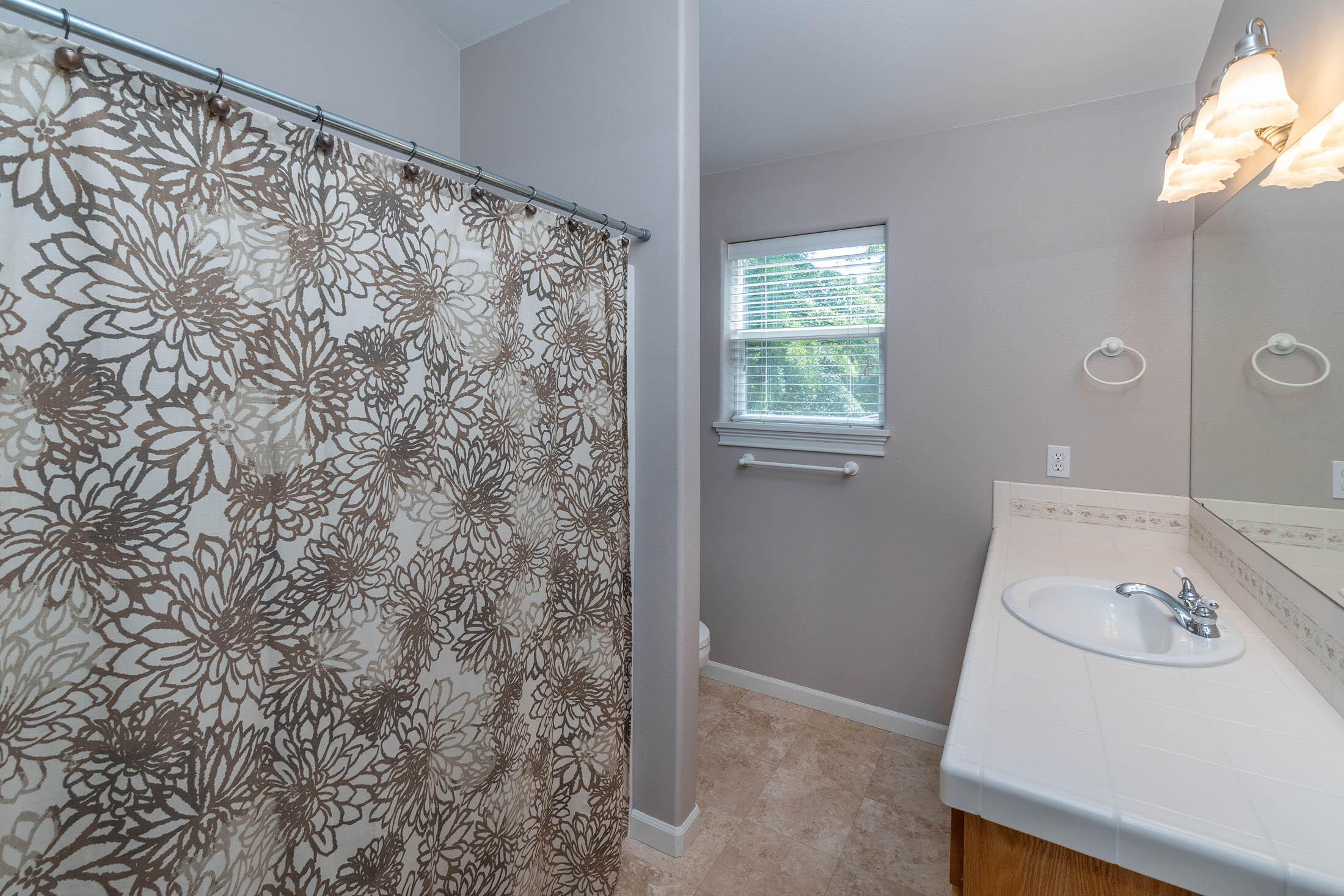 2776 NE Red Oak Drive