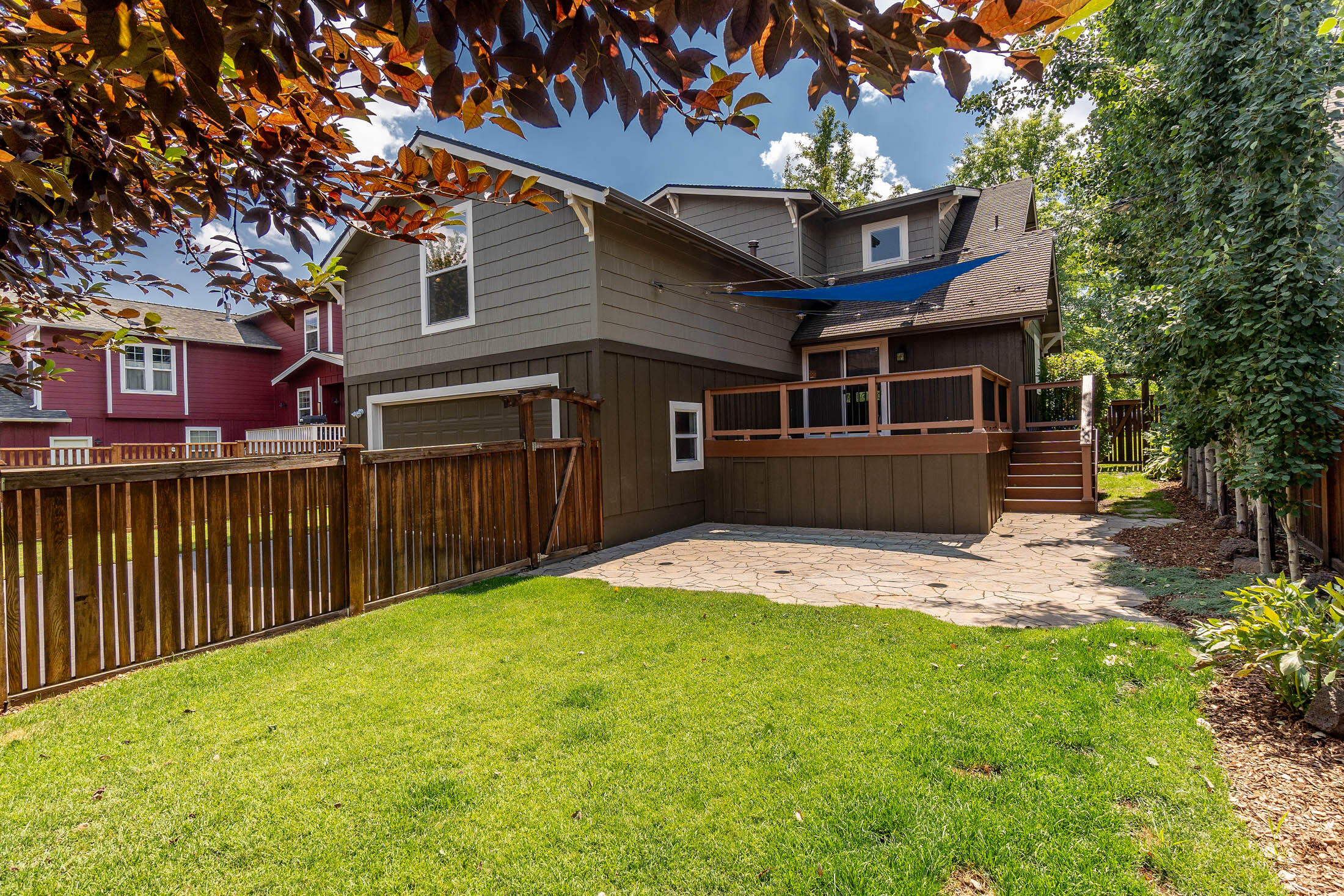 2776 NE Red Oak Drive