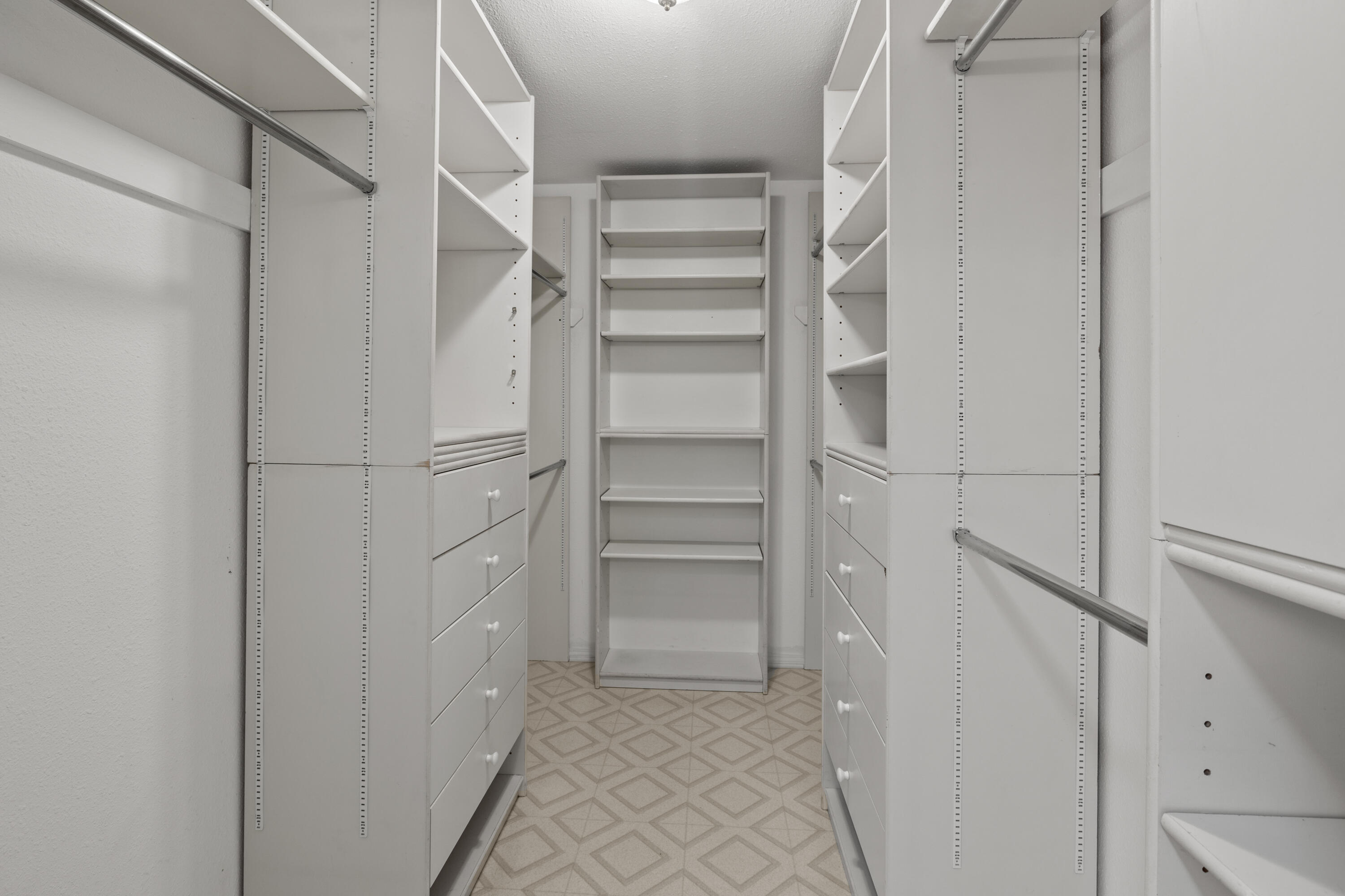 20398 Donkey Sled Road