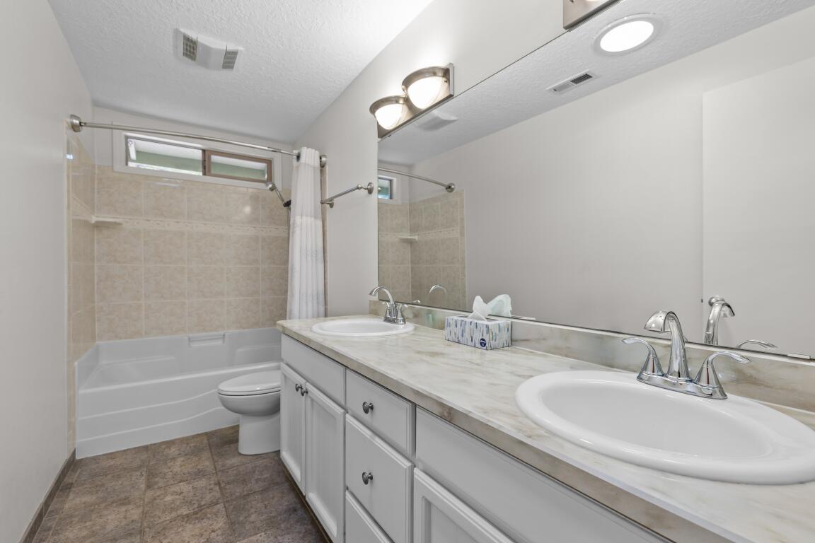 20398 Donkey Sled Road