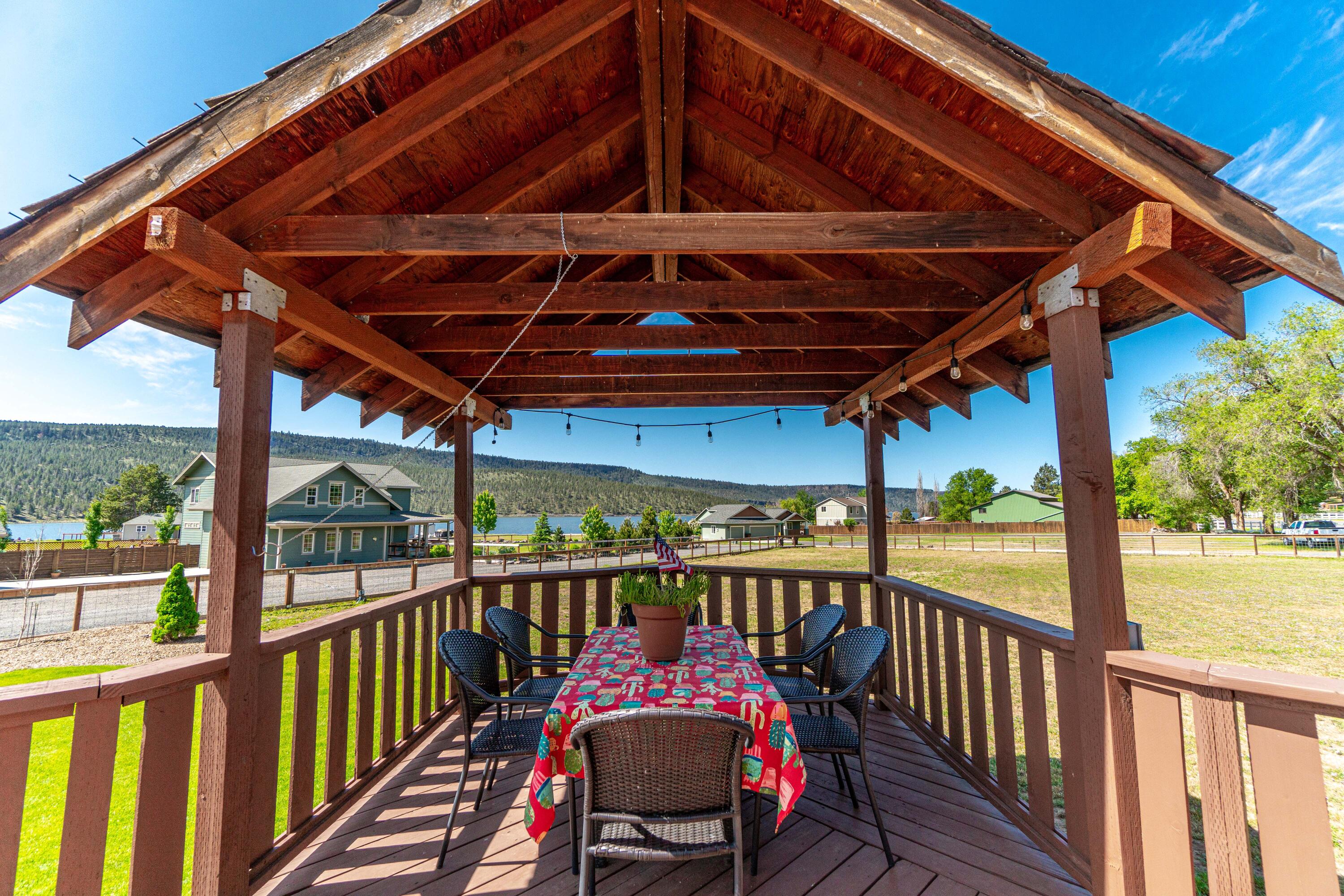 1510 NE Haytons Elk View Lane