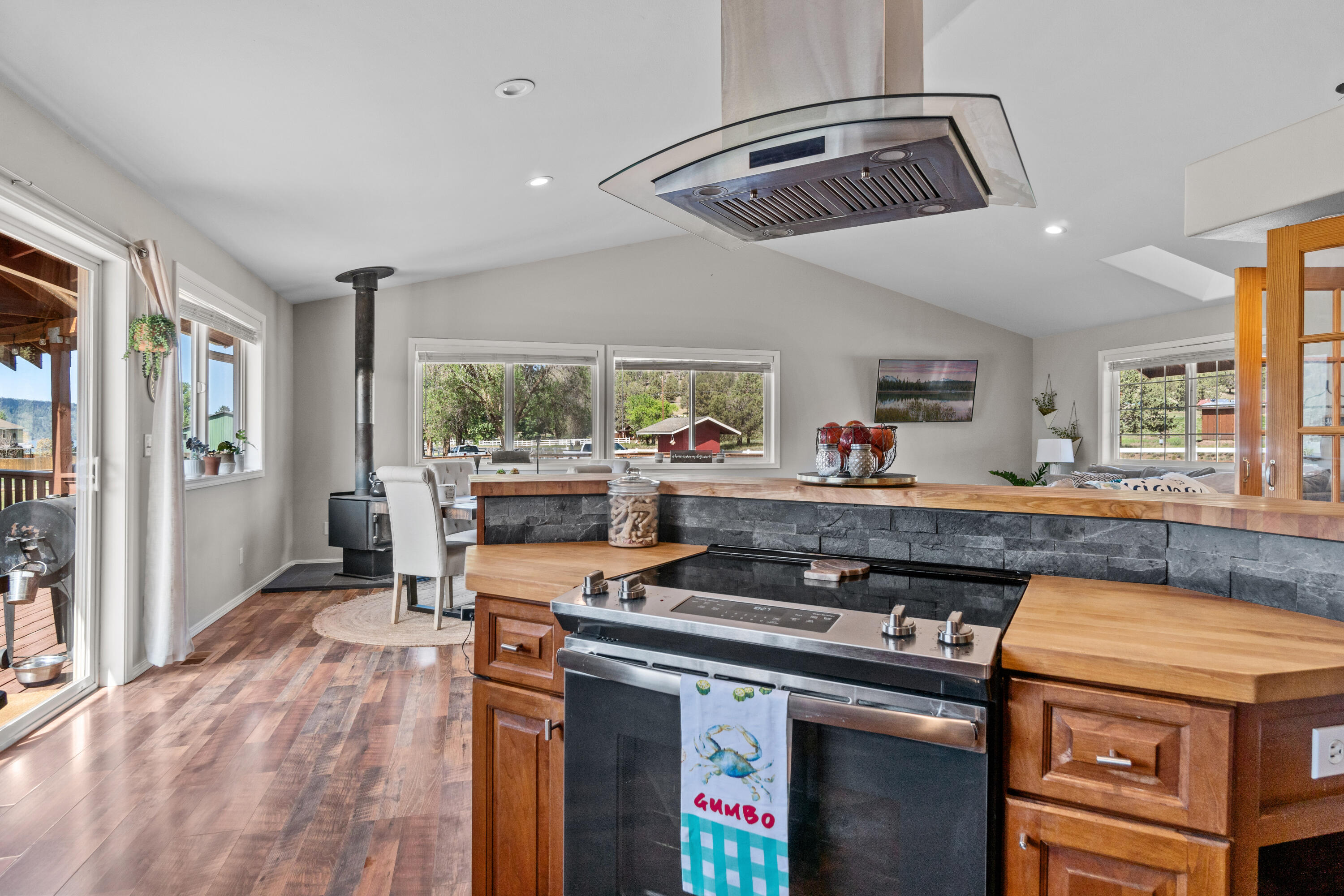 1510 NE Haytons Elk View Lane