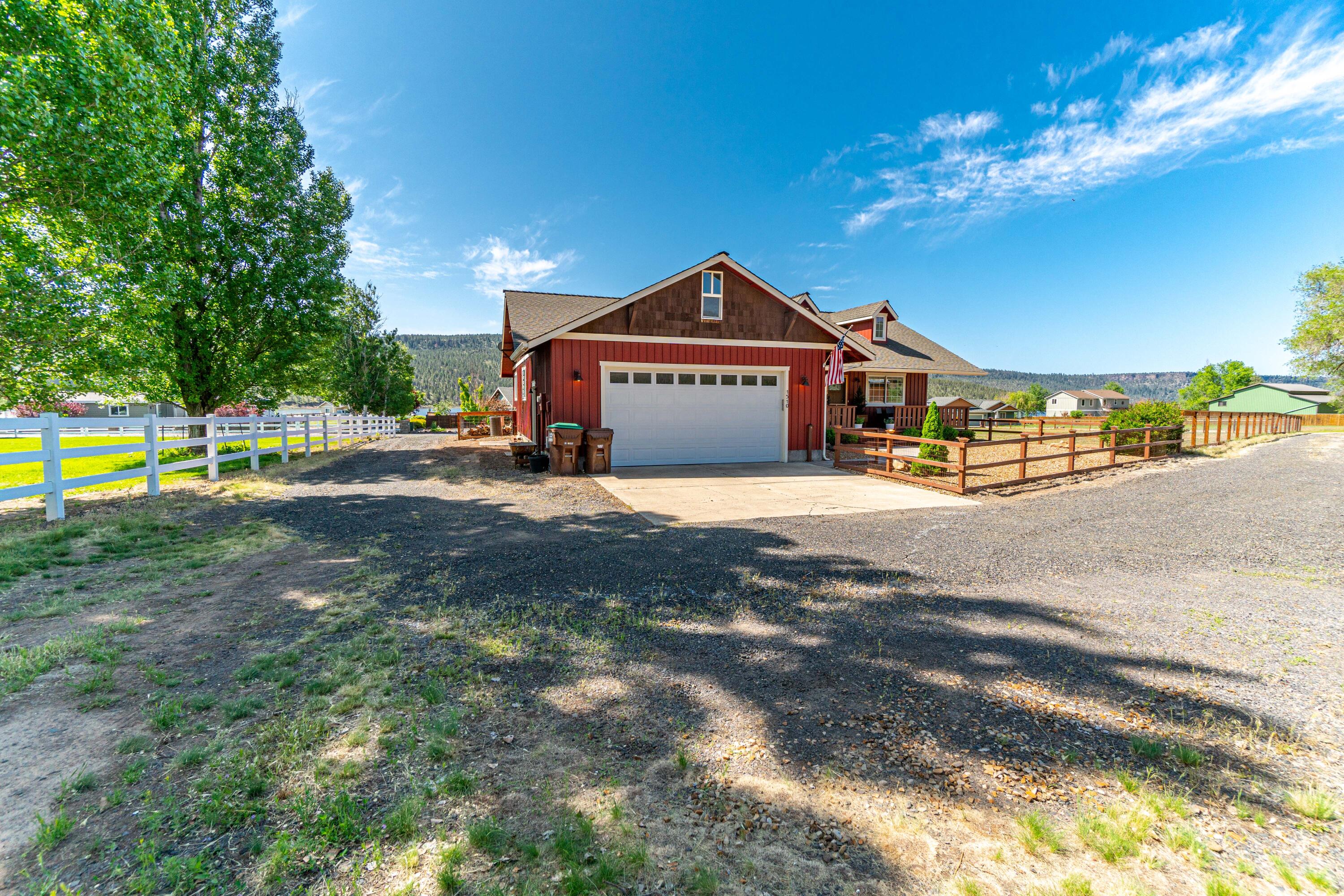 1510 NE Haytons Elk View Lane