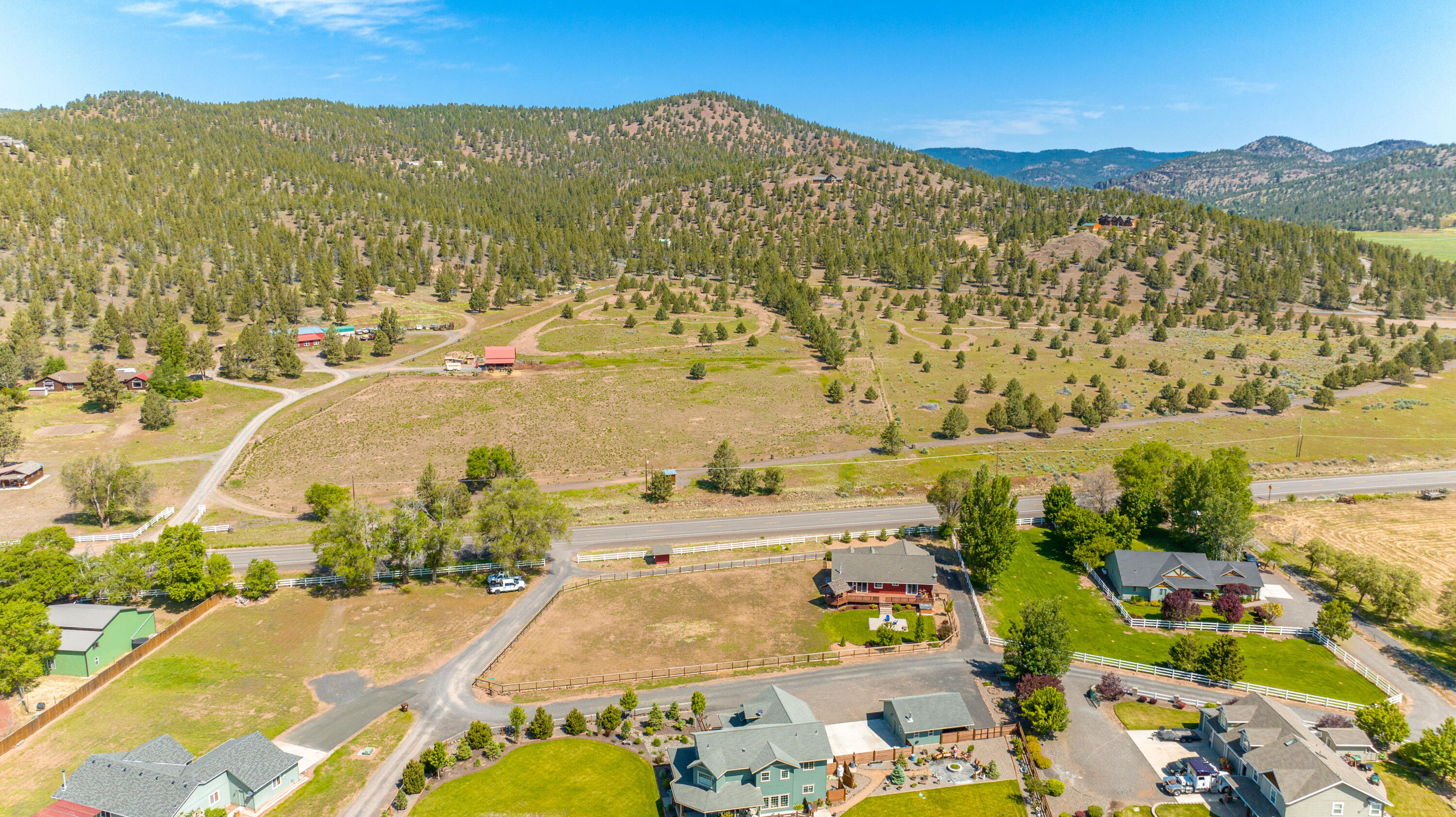 1510 NE Haytons Elk View Lane