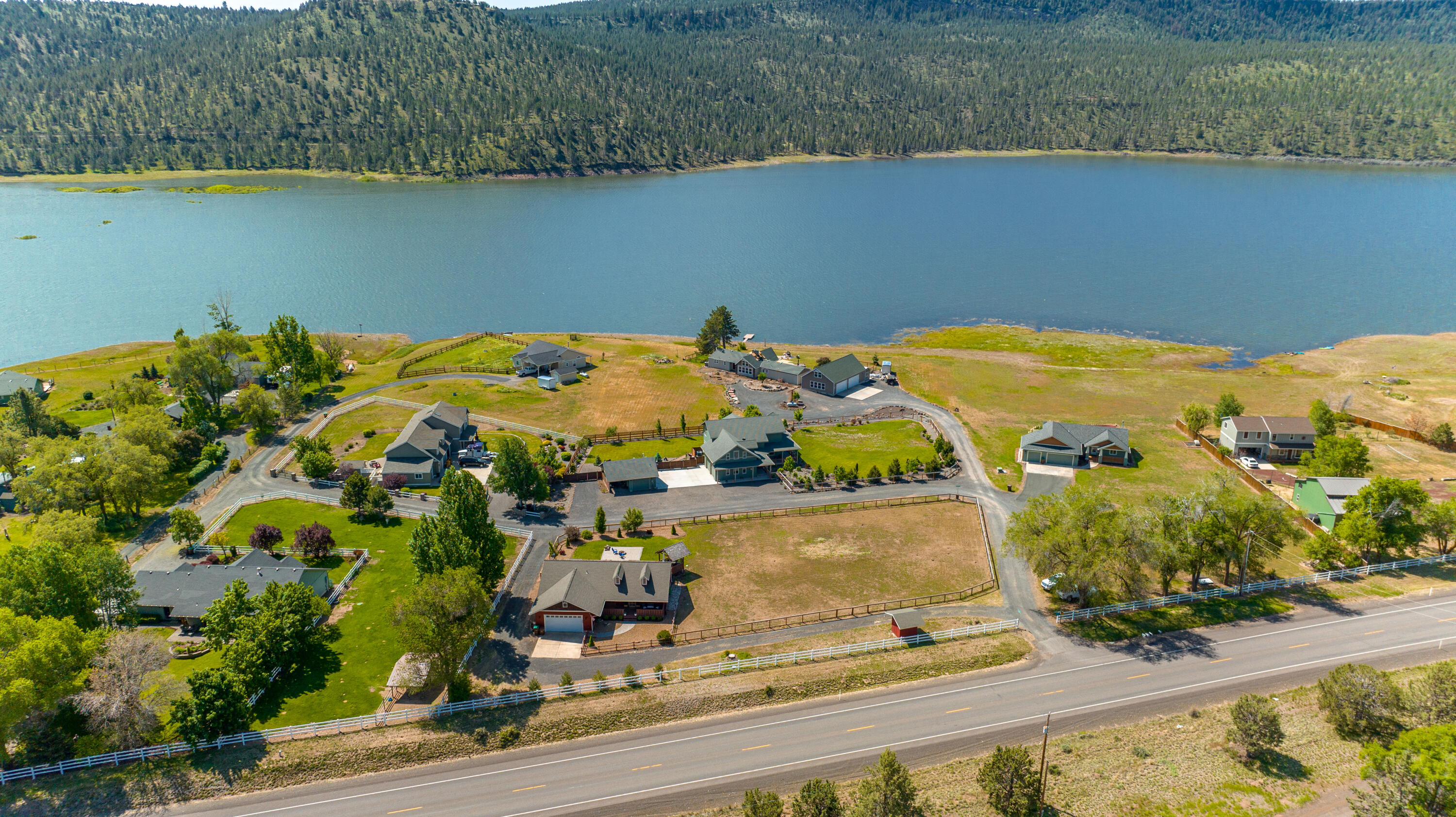 1510 NE Haytons Elk View Lane