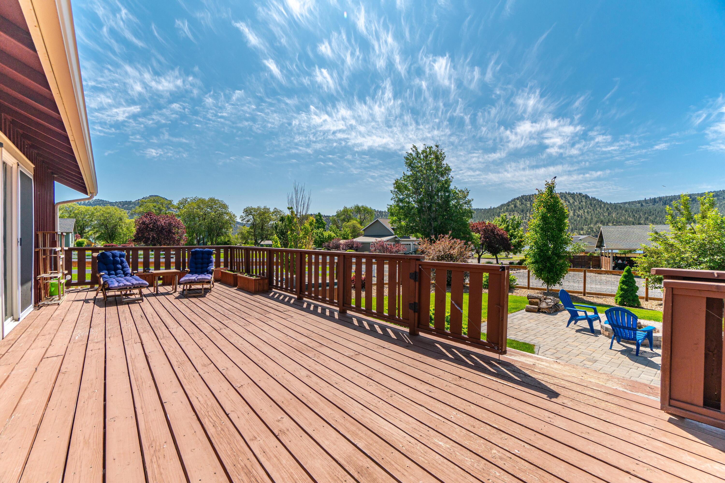 1510 NE Haytons Elk View Lane