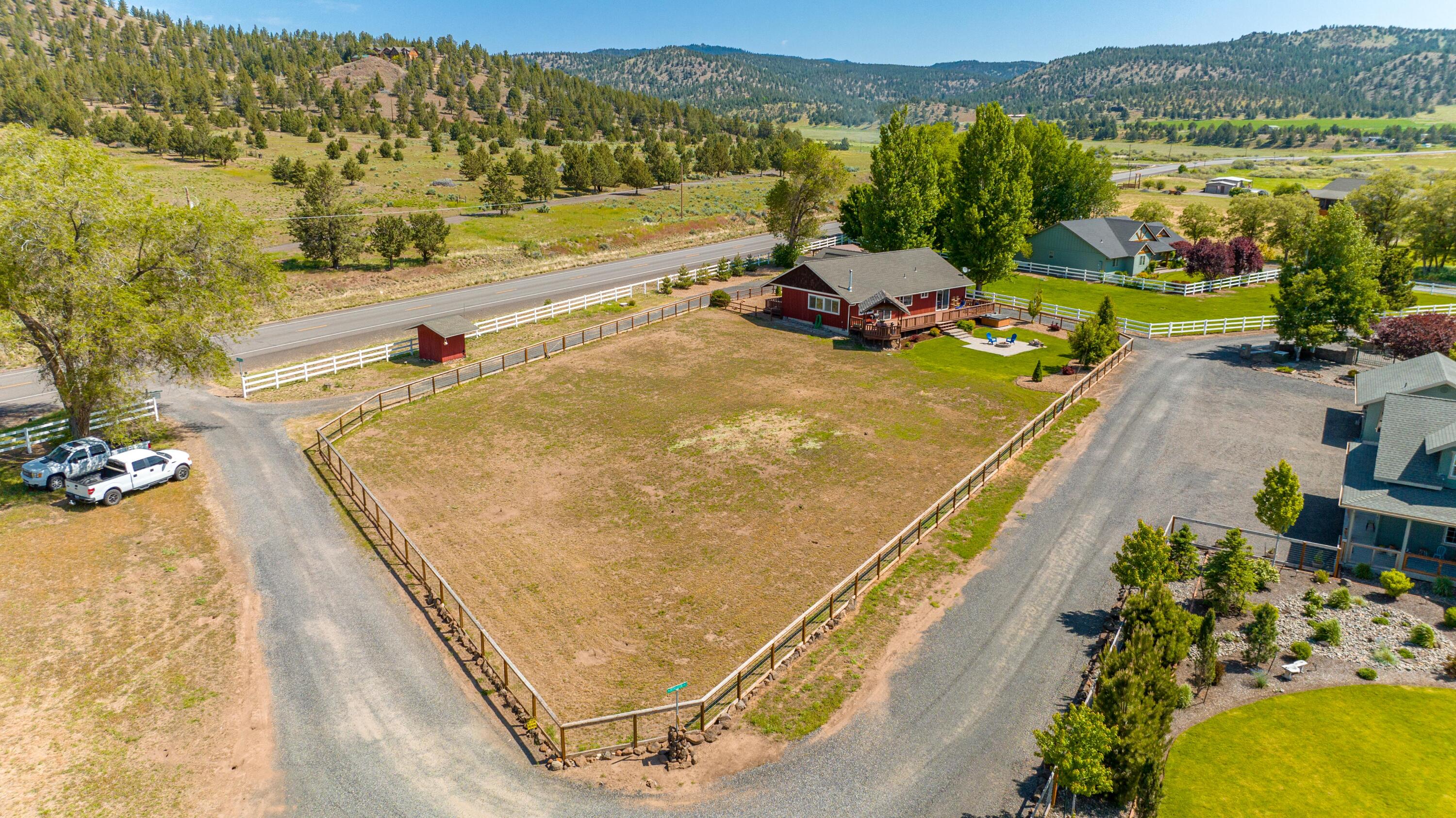 1510 NE Haytons Elk View Lane