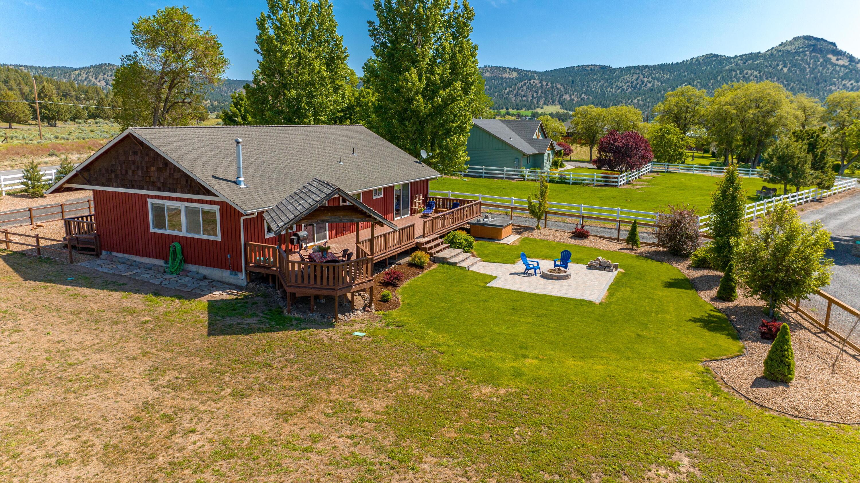 1510 NE Haytons Elk View Lane