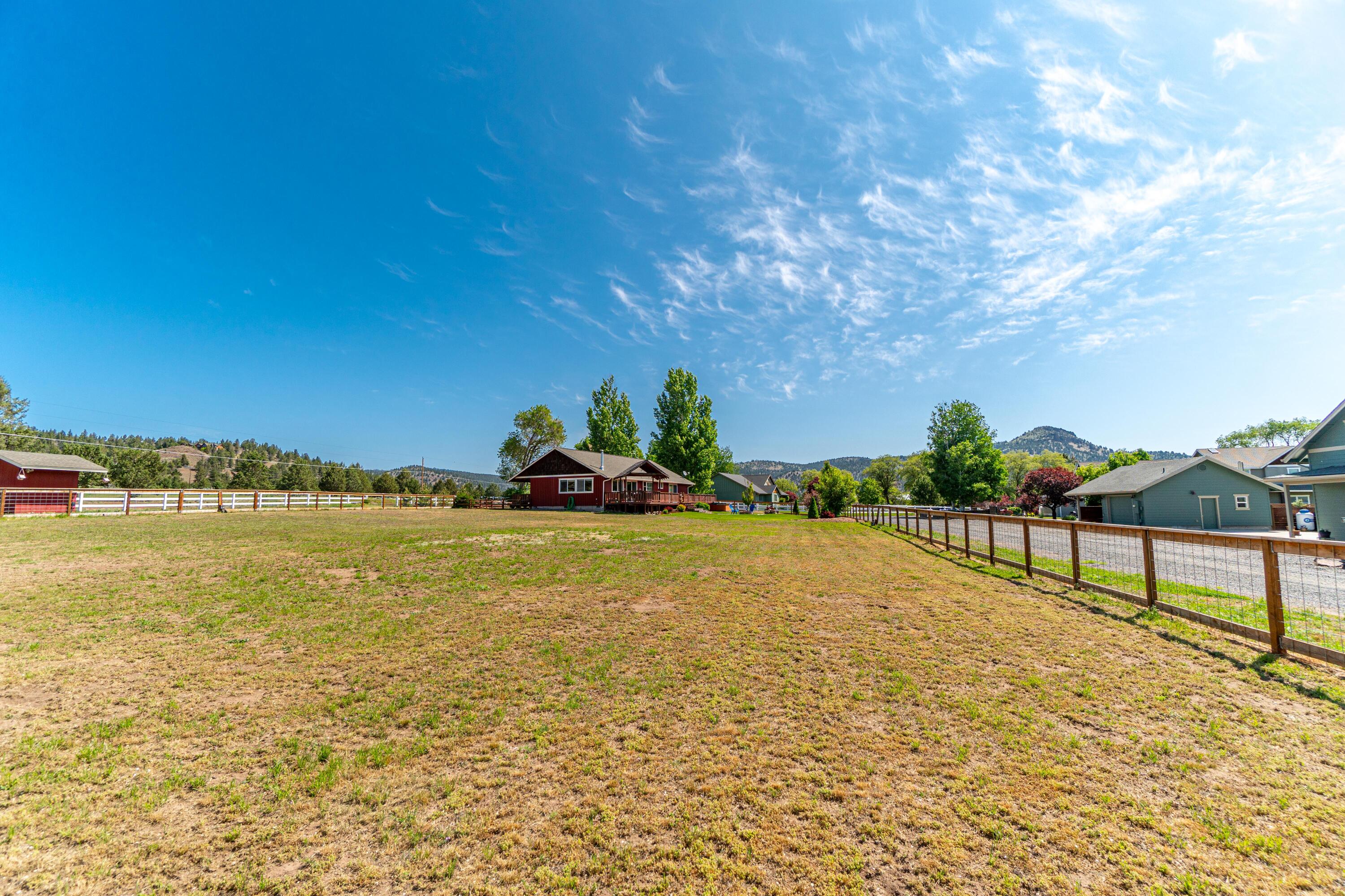 1510 NE Haytons Elk View Lane