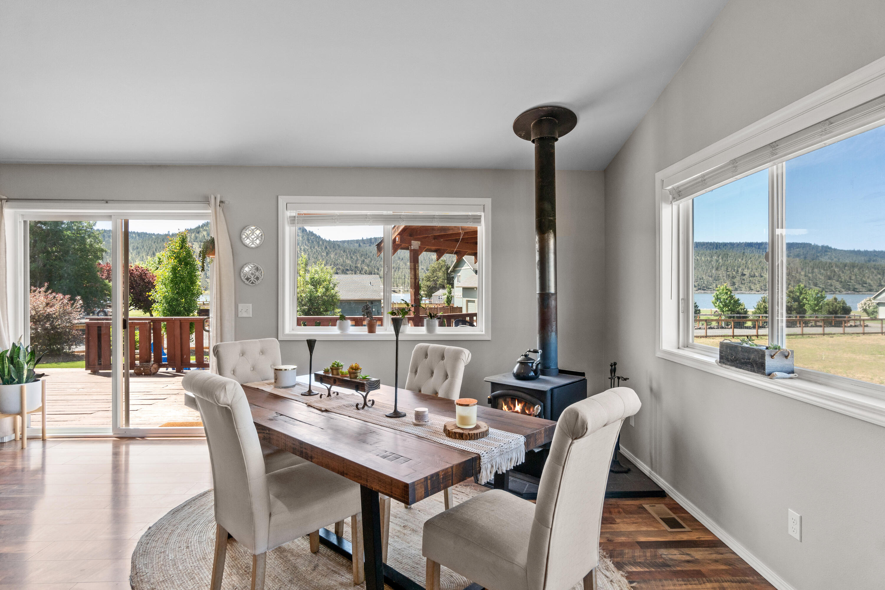 1510 NE Haytons Elk View Lane